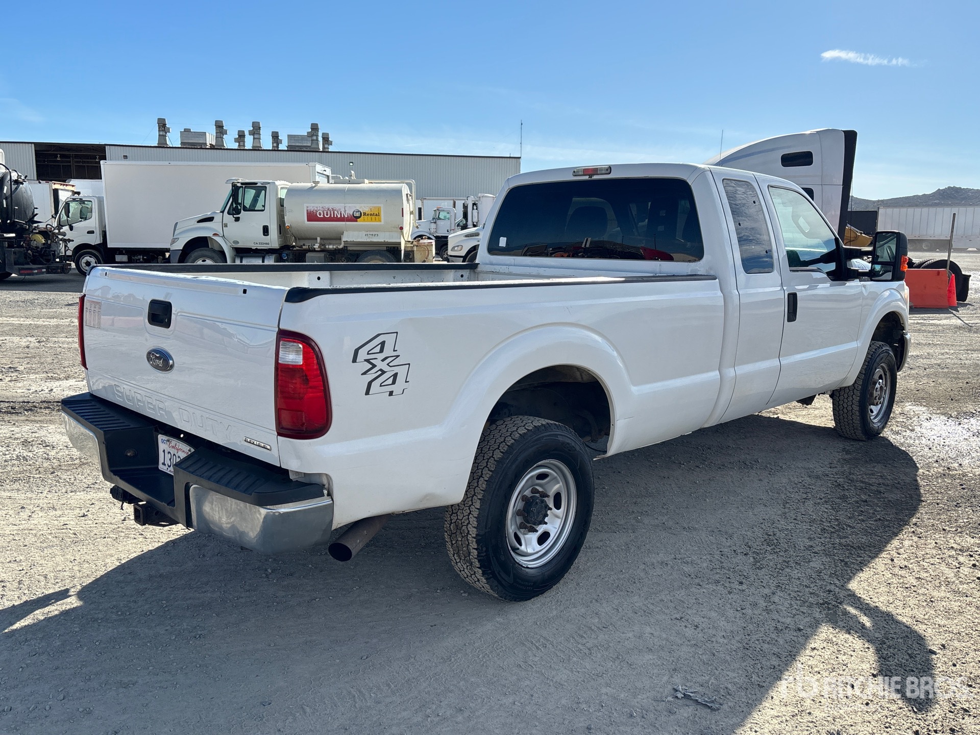 General Appearance with Foto, angolo anteriore sinistro