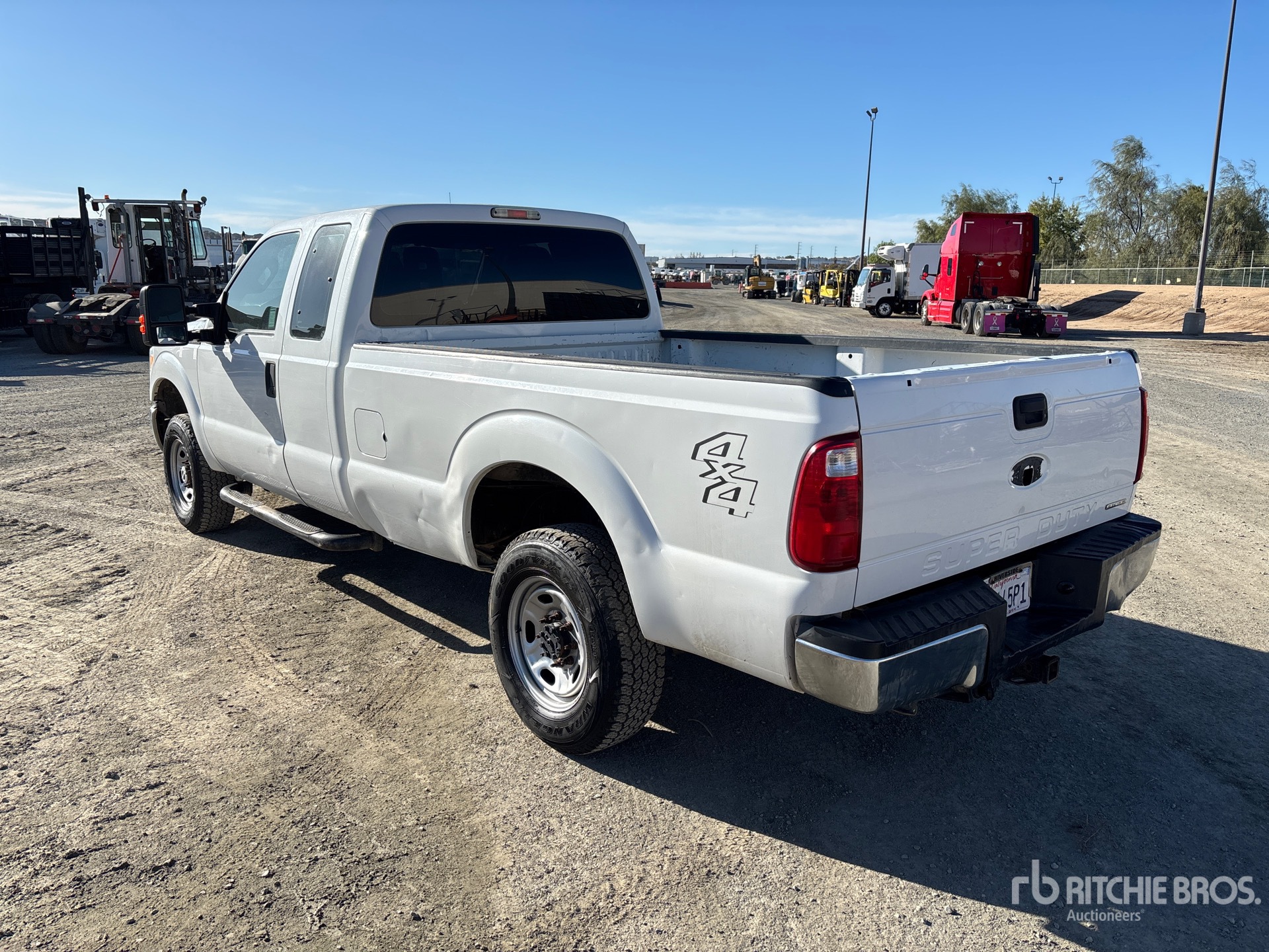 General Appearance with Foto, angolo posteriore sinistro