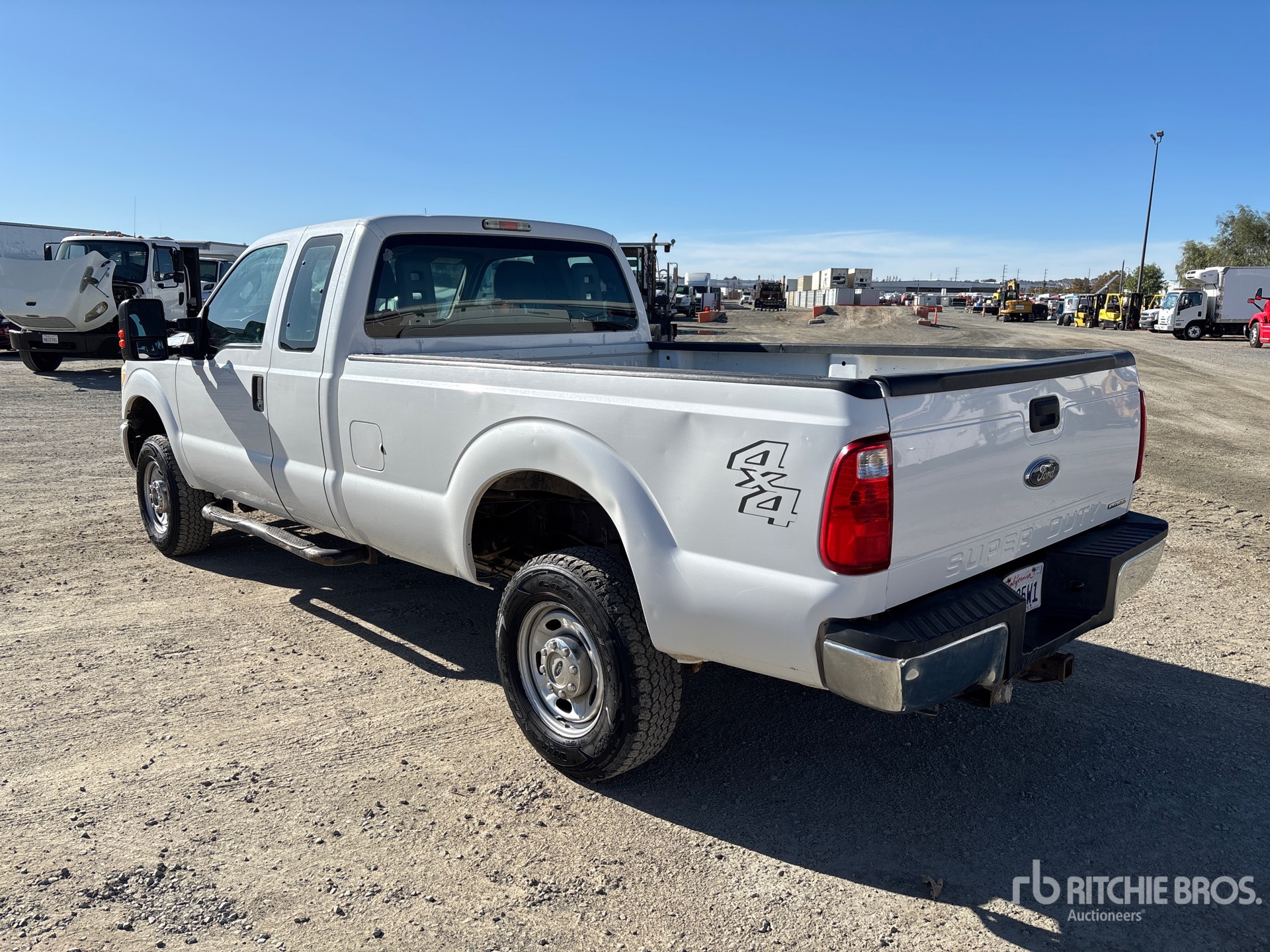 General Appearance with Foto, angolo posteriore sinistro