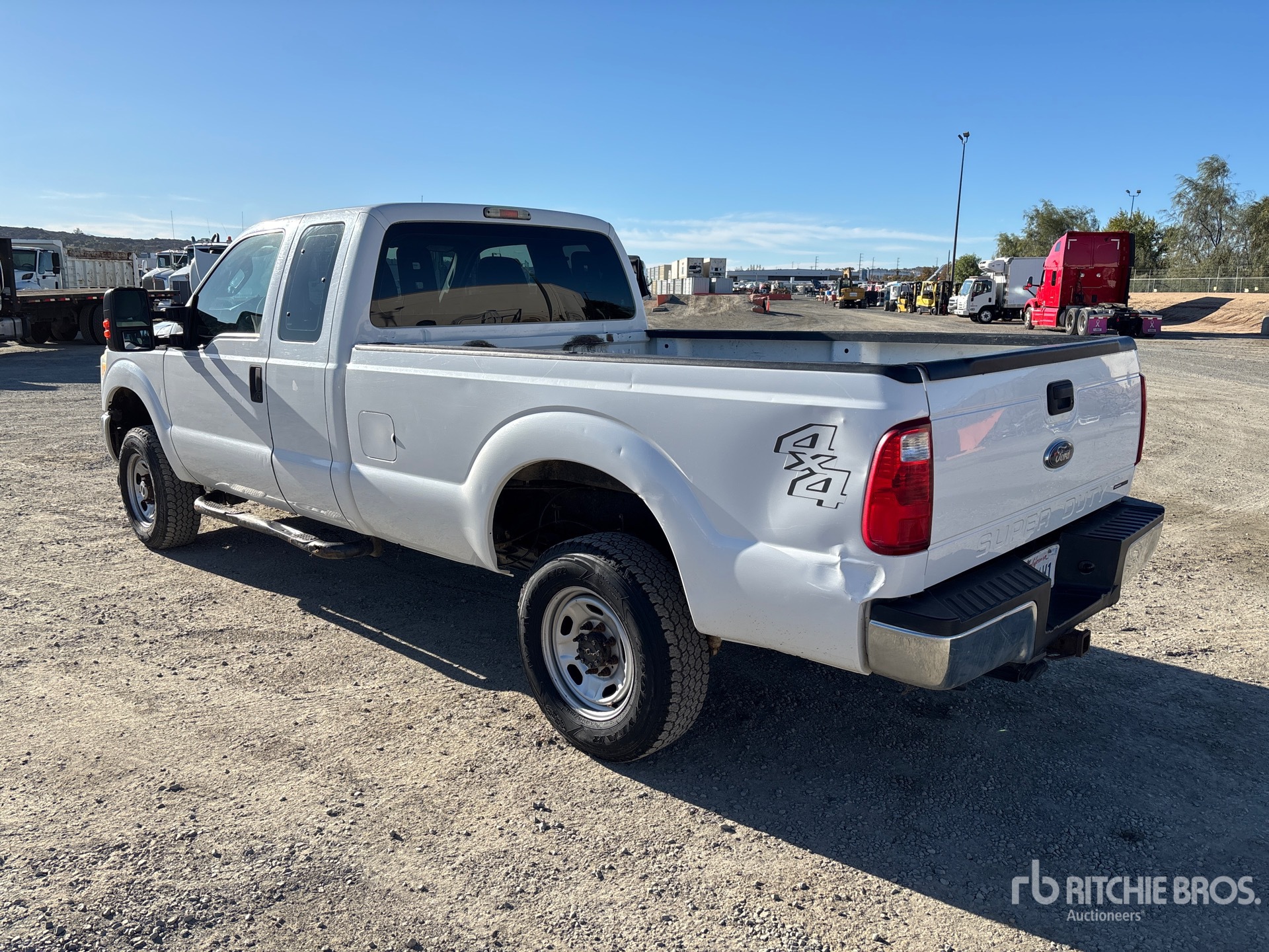 General Appearance with Foto, angolo posteriore sinistro