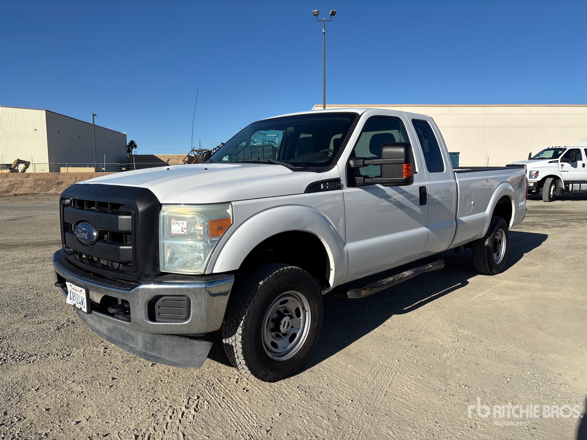 General Appearance with Foto, angolo anteriore sinistro