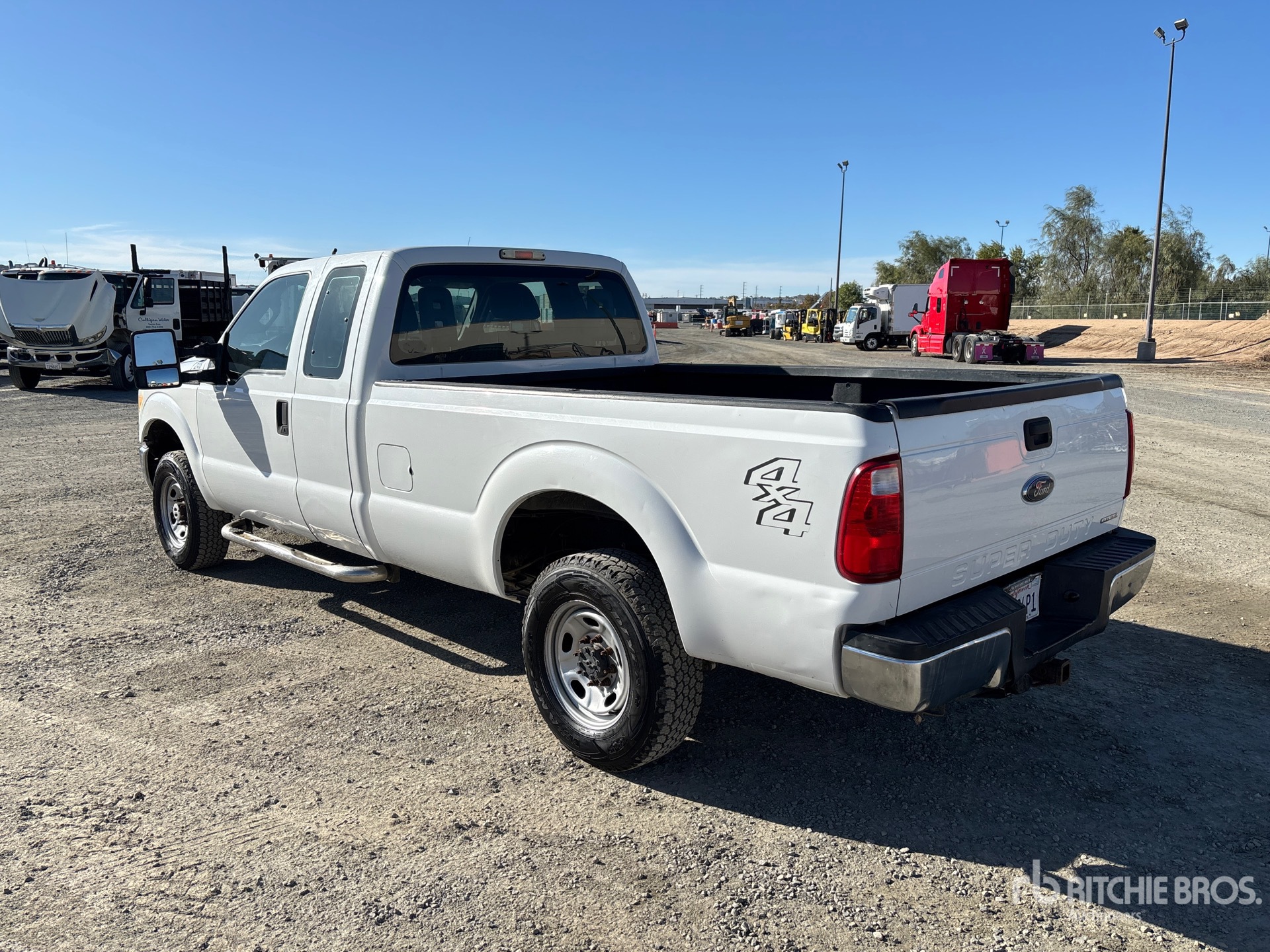 General Appearance with Foto, angolo posteriore sinistro