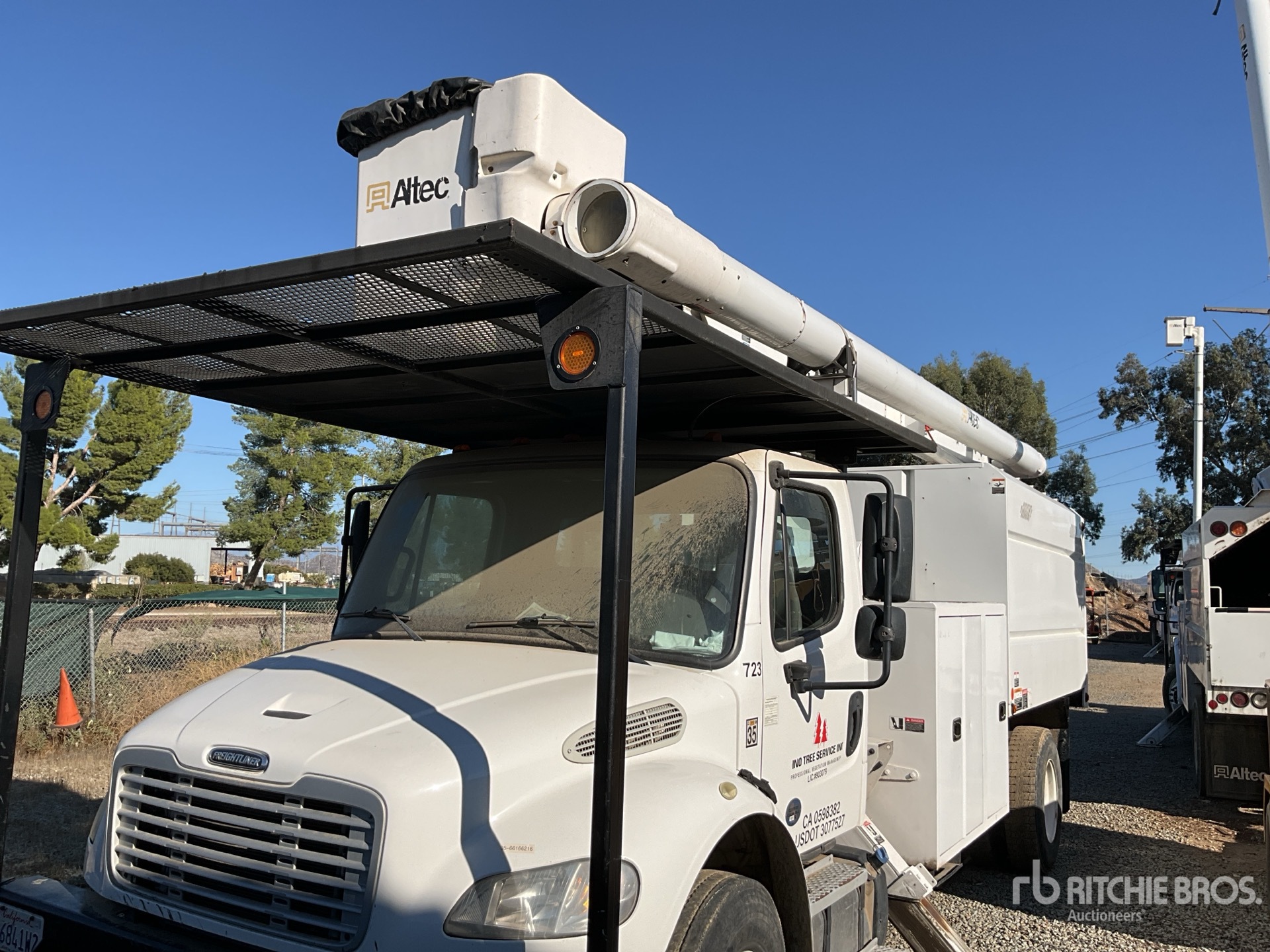 General Appearance with Featured Photo