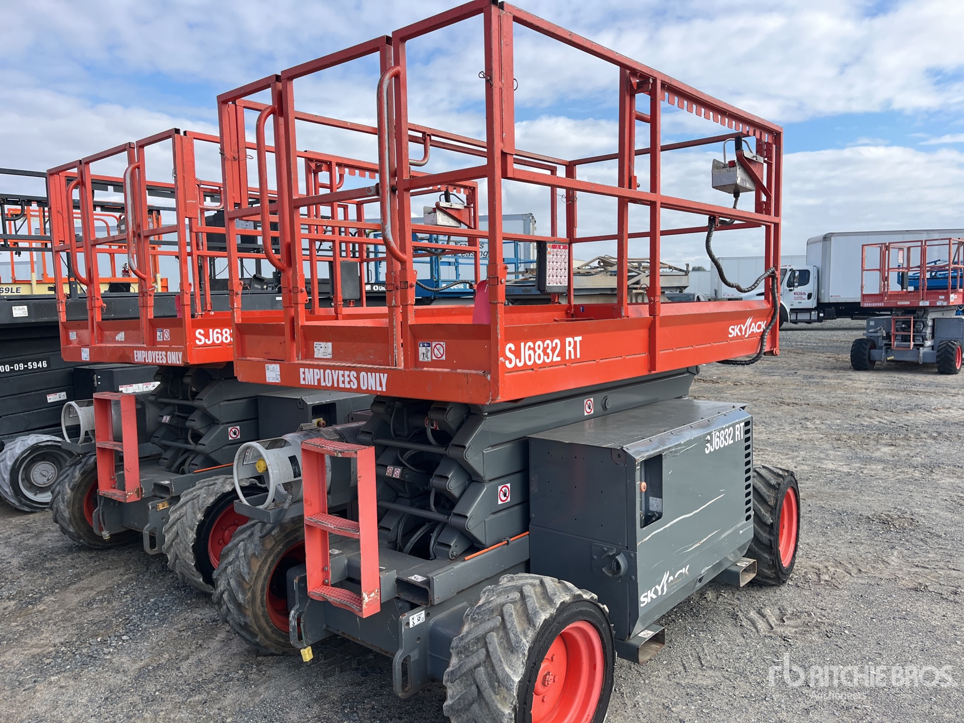 General Appearance with Bild, Ecke hinten rechts