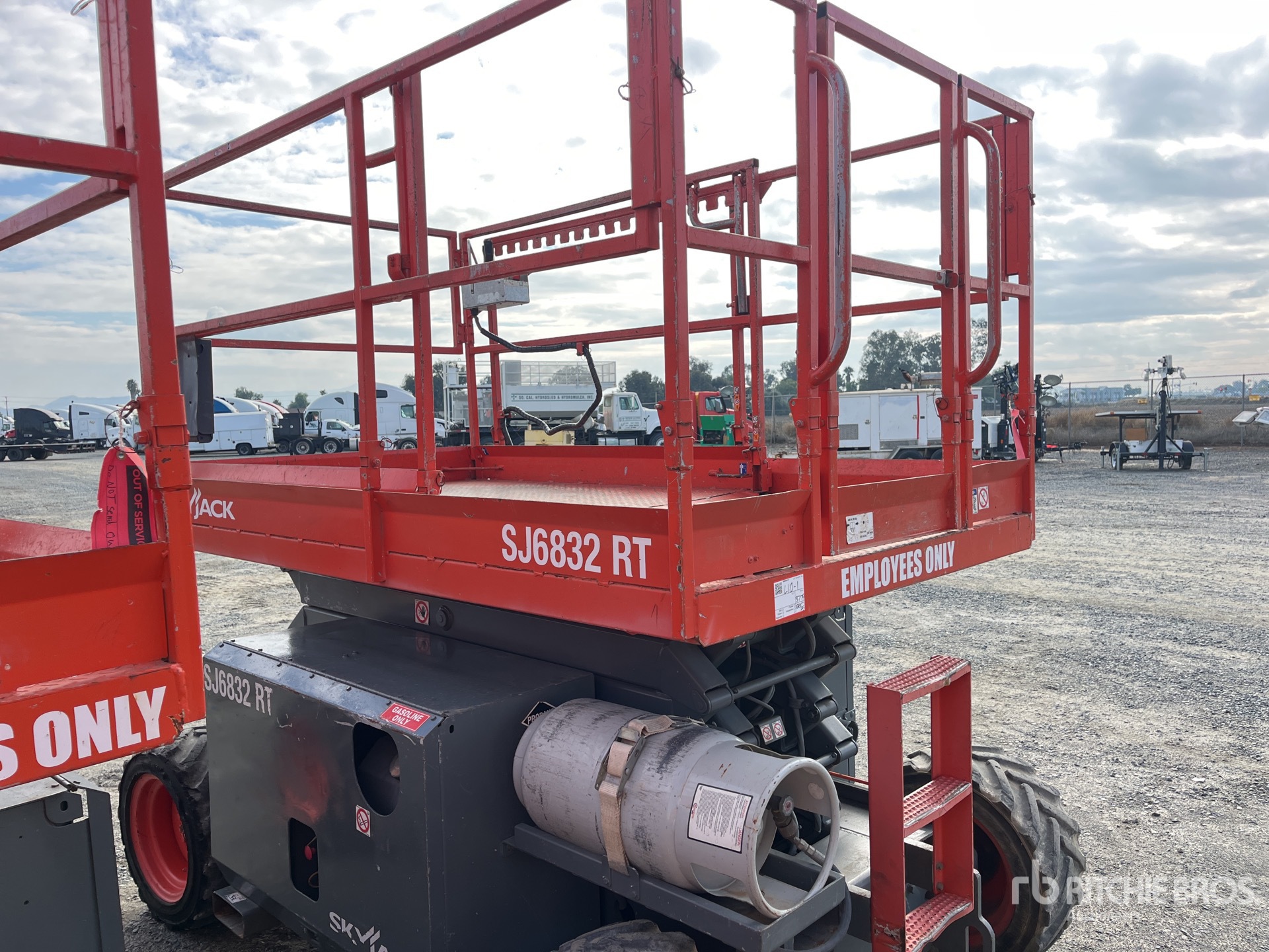 General Appearance with Bild, Ecke hinten links