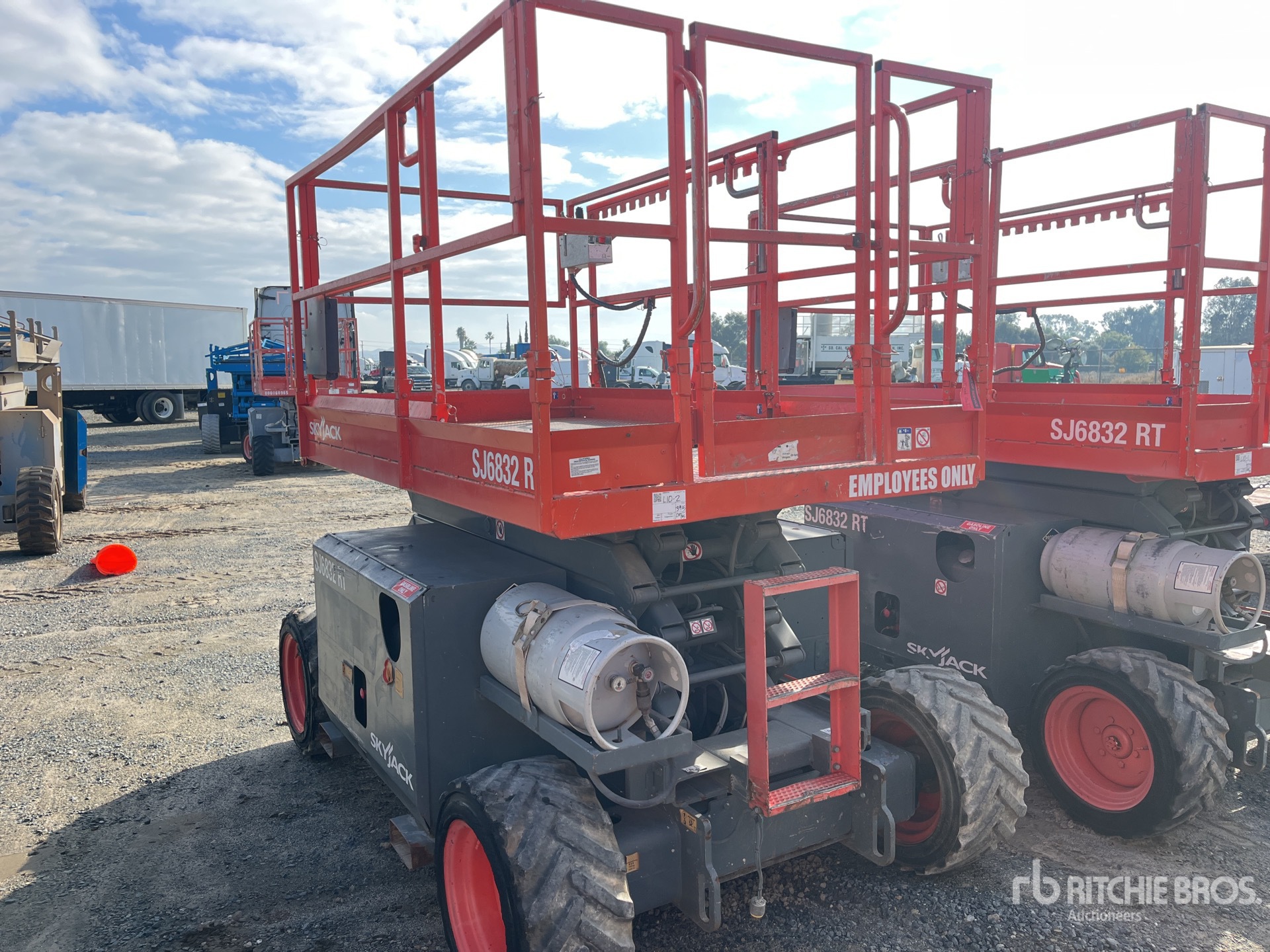 General Appearance with Imagen: esquina trasera izquierda