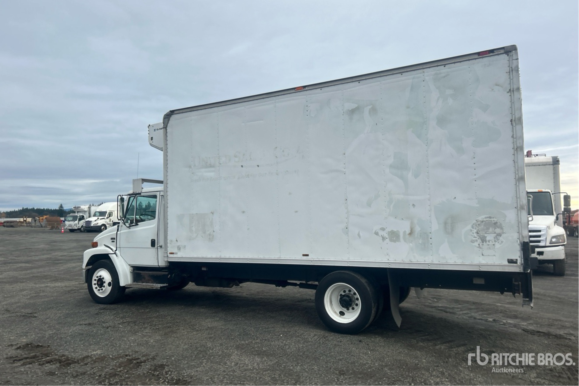 General Appearance with Foto, angolo posteriore sinistro