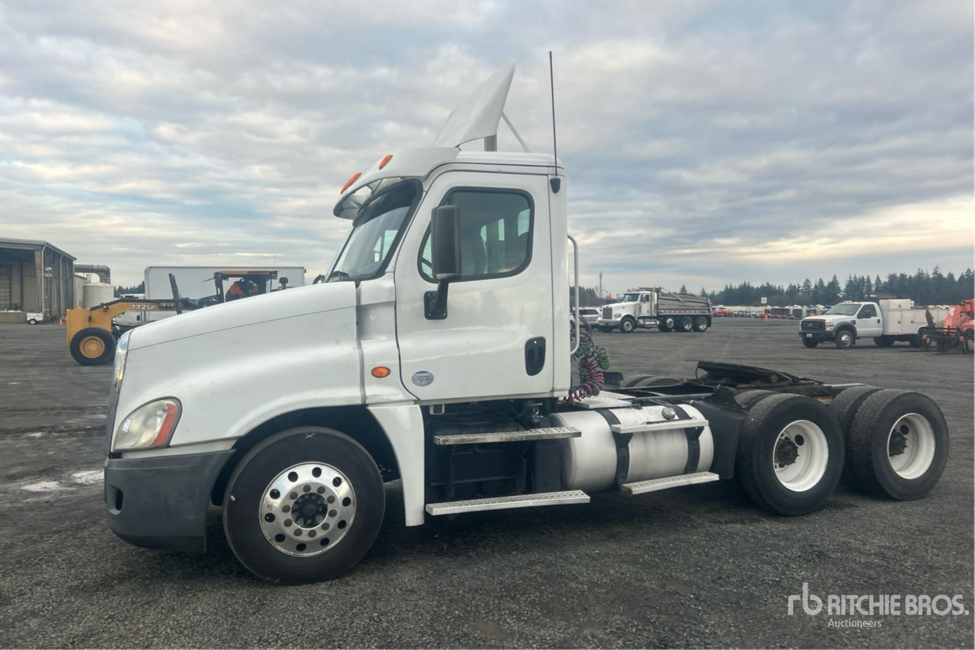 General Appearance with Picture, Left Front Corner