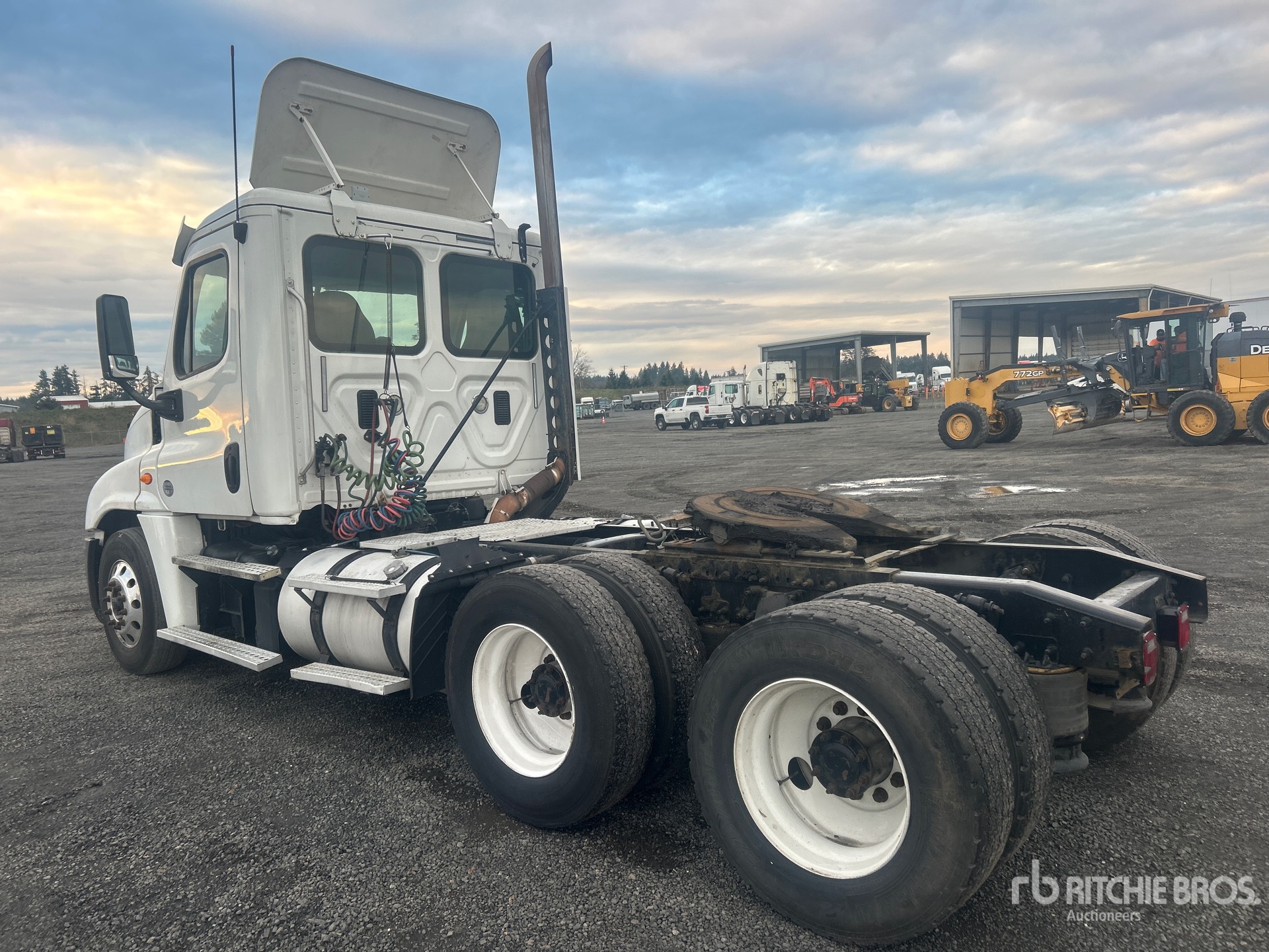 Aspect général with Image, coin arrière gauche