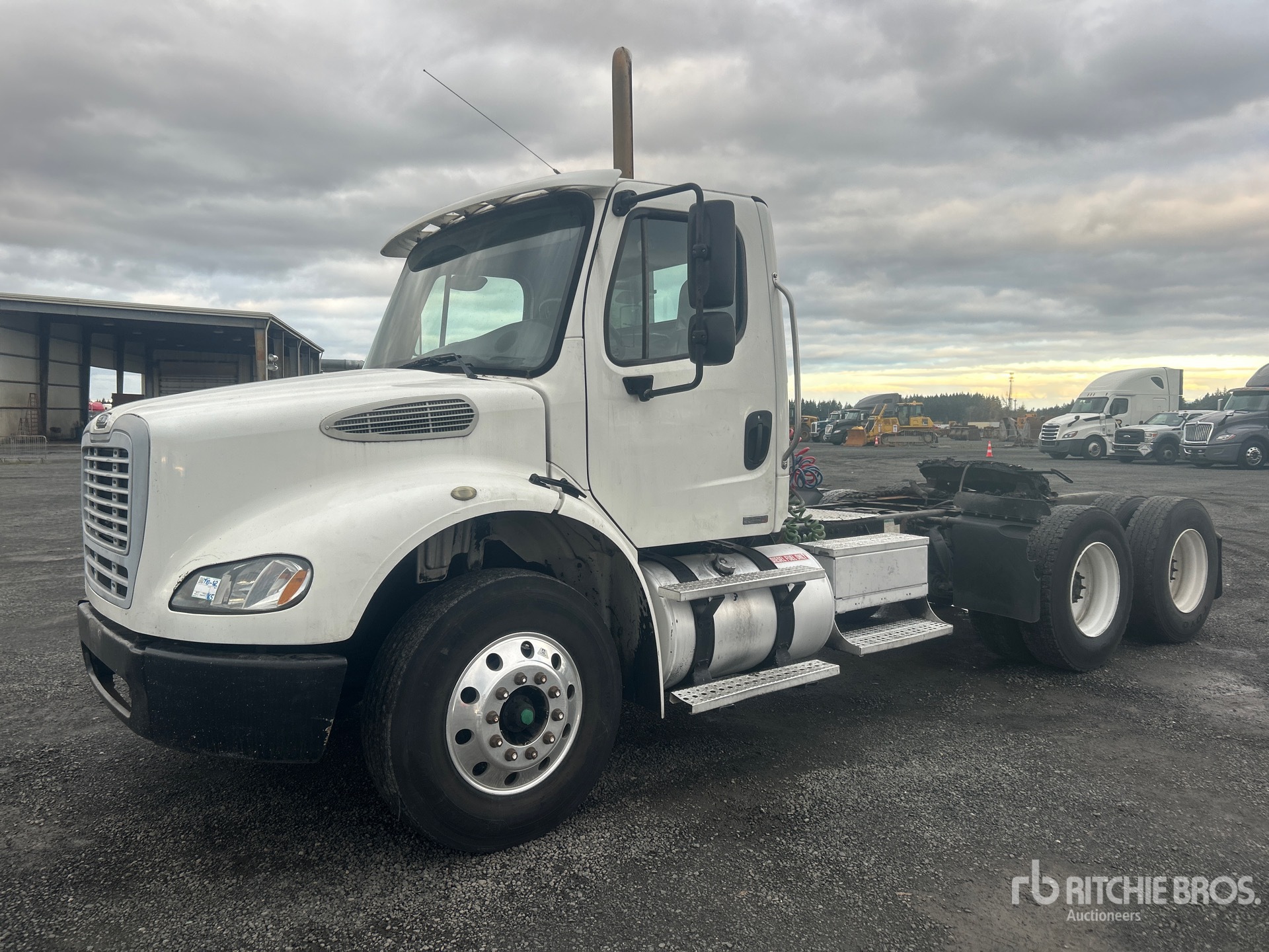 General Appearance with Foto, angolo anteriore sinistro