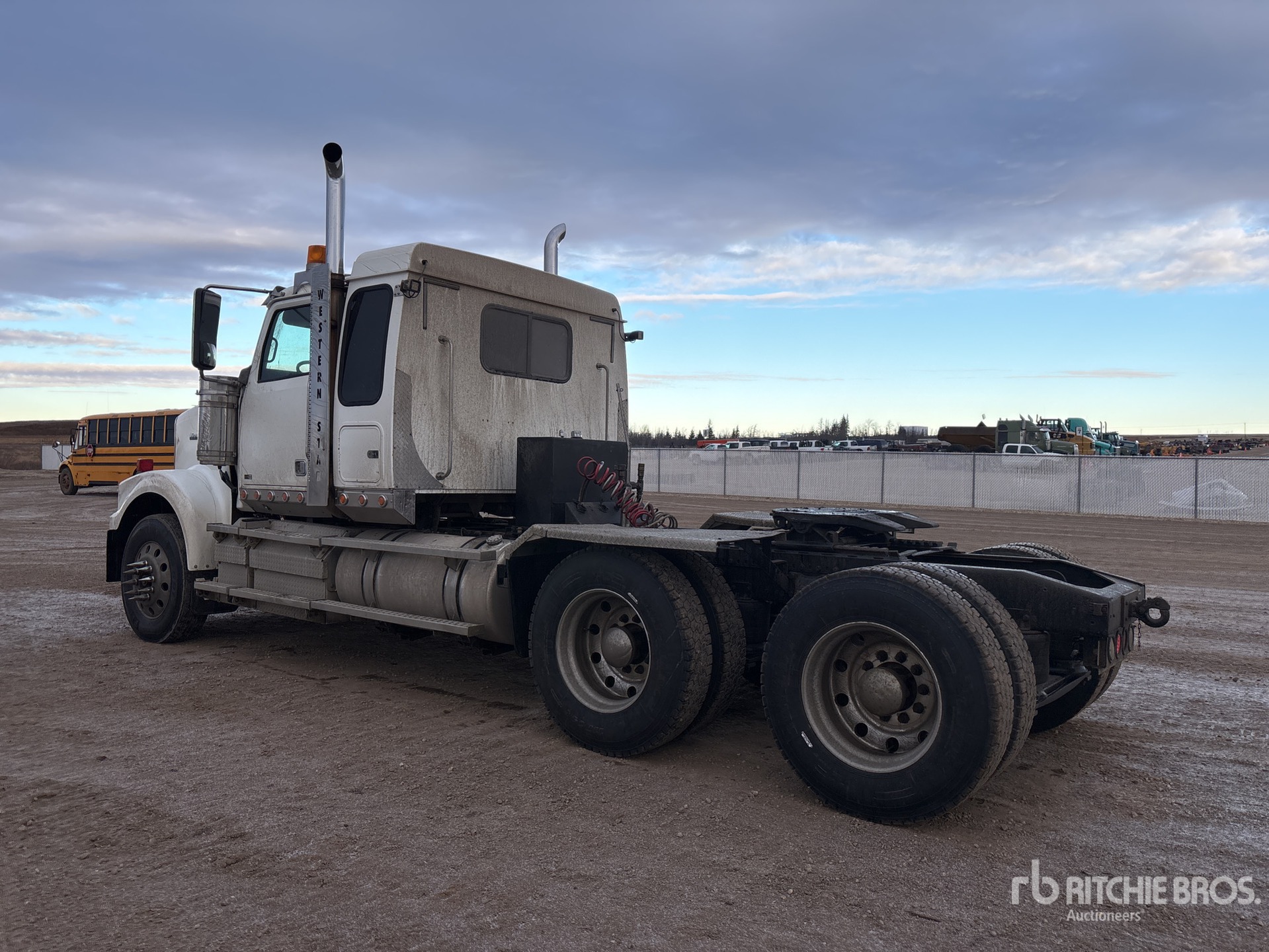 General Appearance with Imagen: esquina trasera izquierda