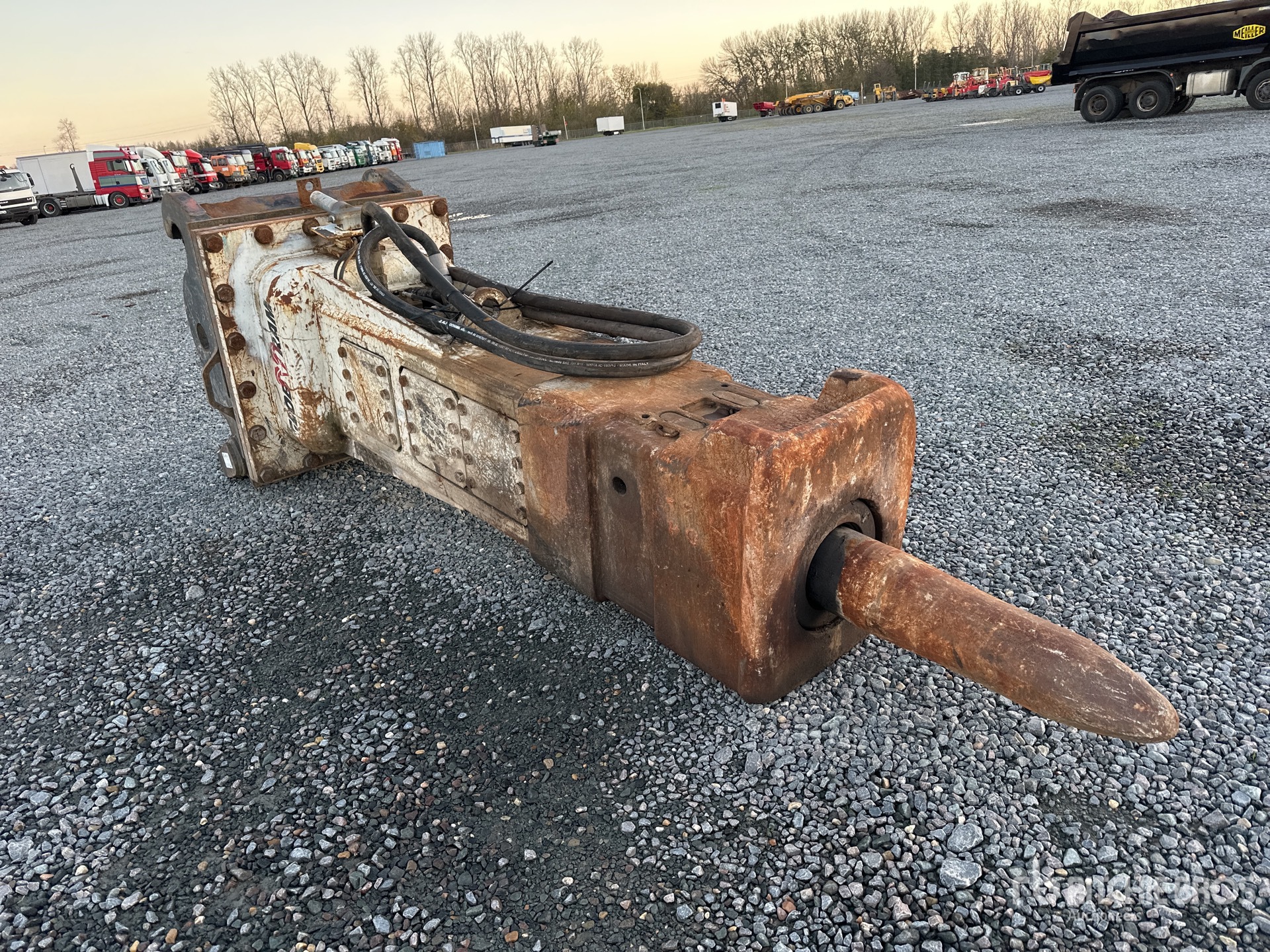 General Appearance with Picture, Right Front Corner