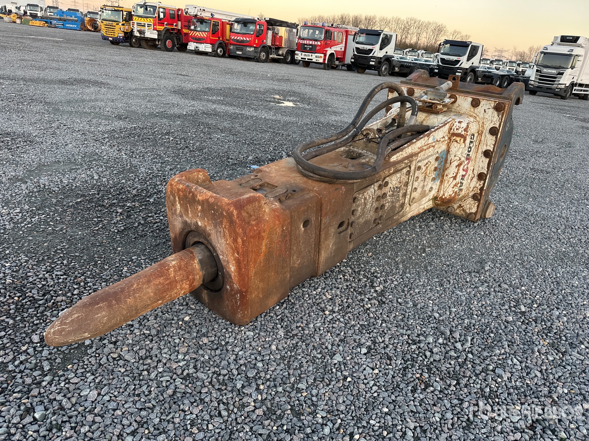 General Appearance with Picture, Left Front Corner