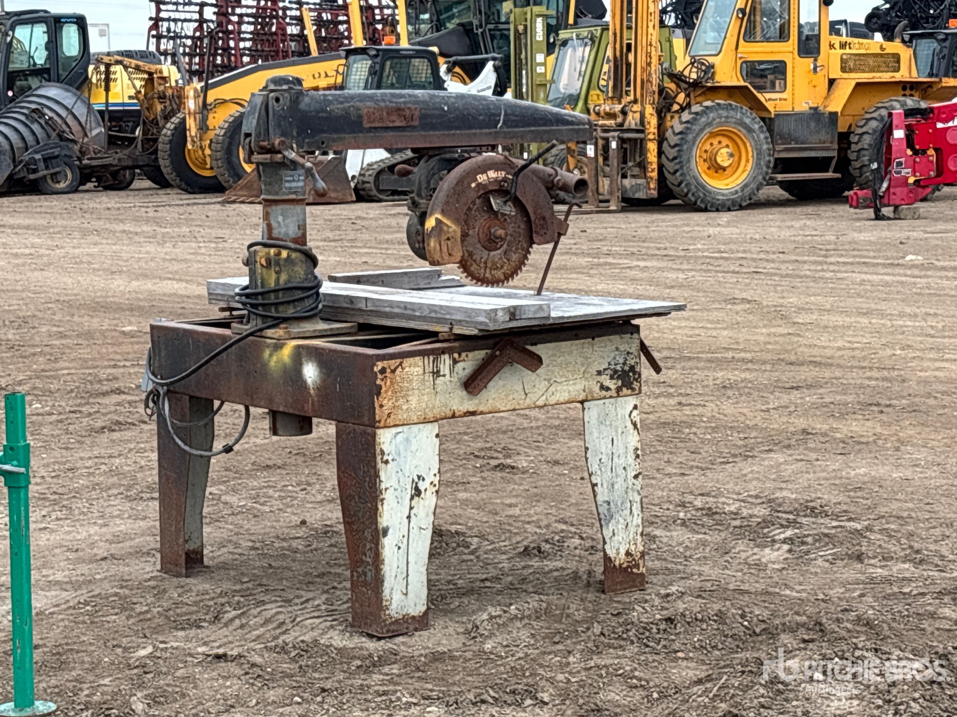 General Appearance with Imagen: esquina trasera derecha