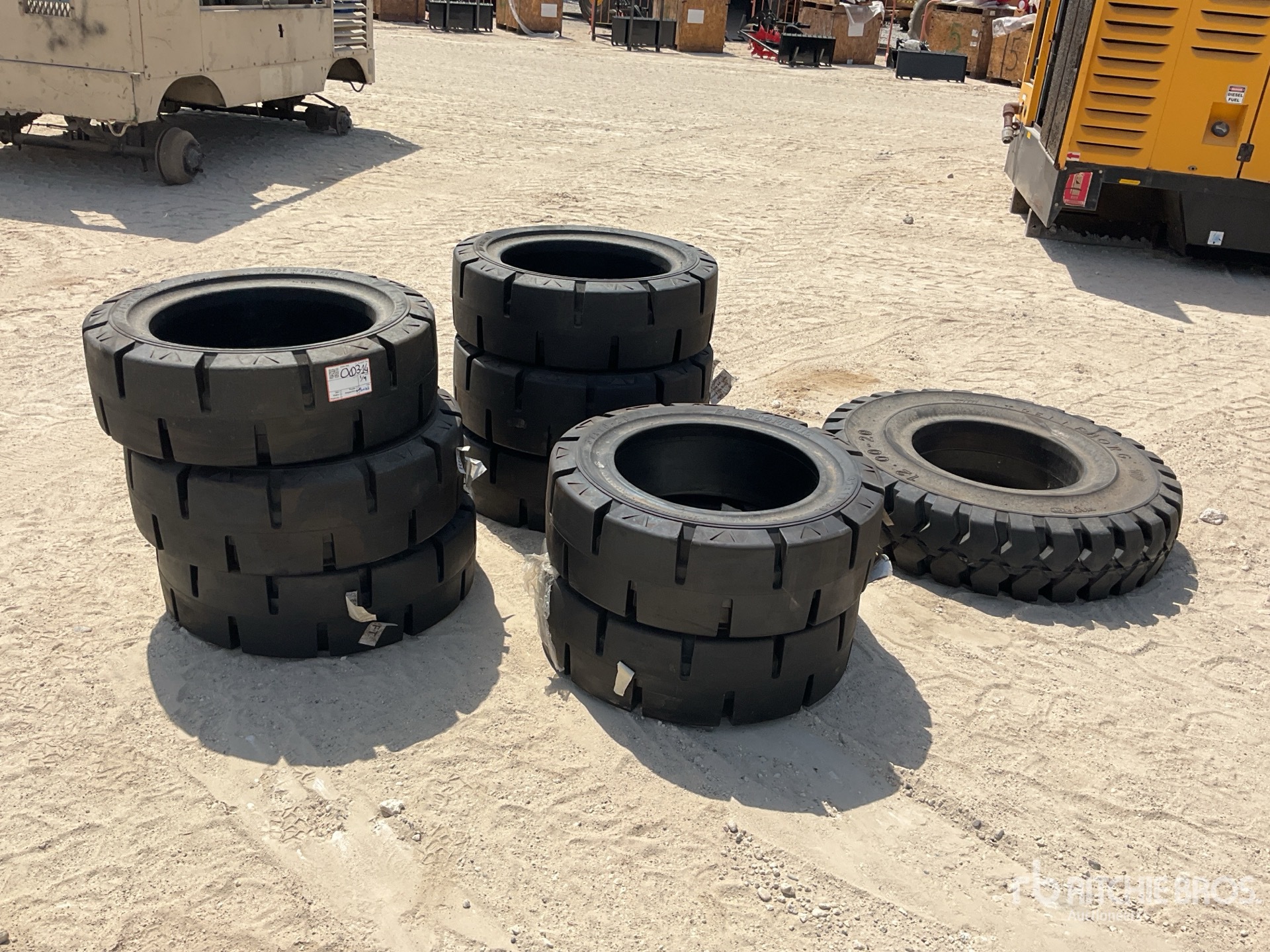 General Appearance with Bild, Ecke vorne links