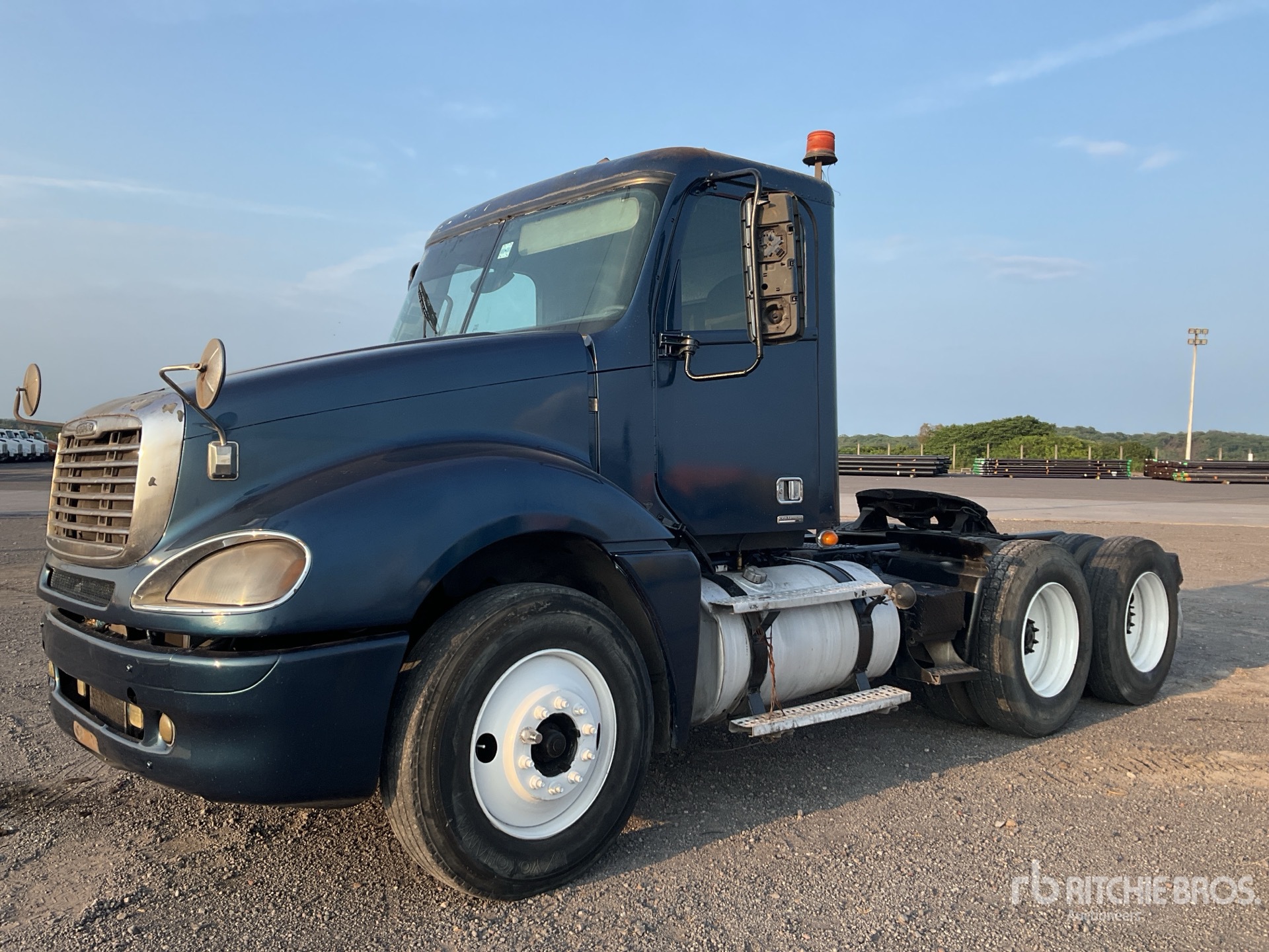 Aspect général with Image, coin avant gauche