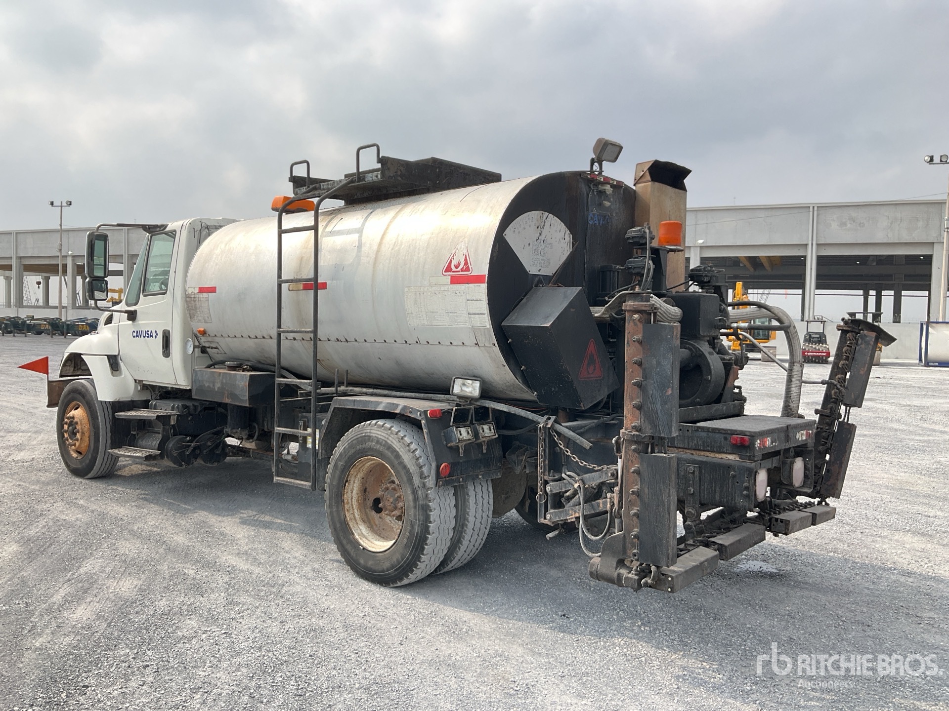 General Appearance with Bild, Ecke hinten links