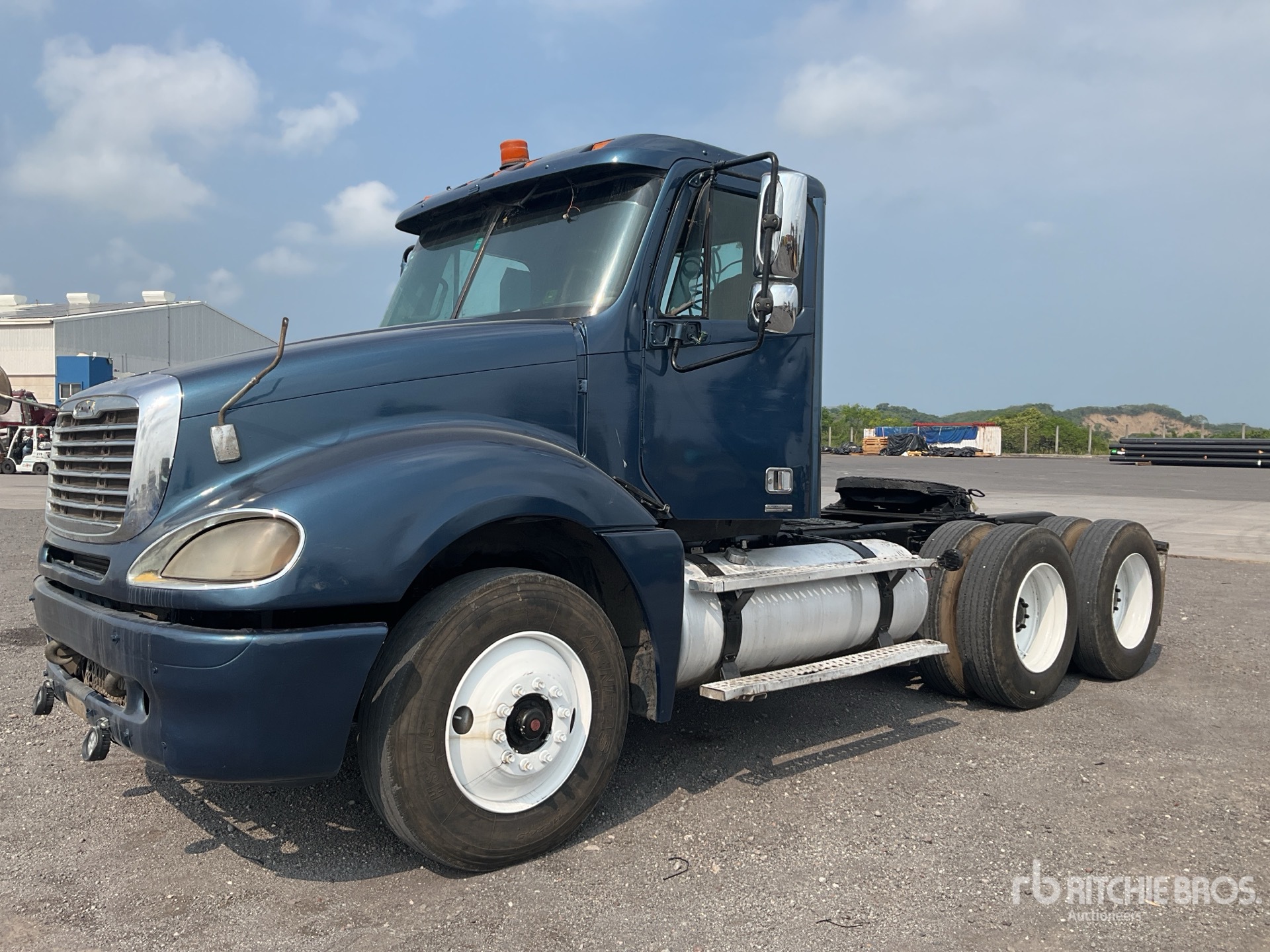 Aspect général with Image, coin avant gauche