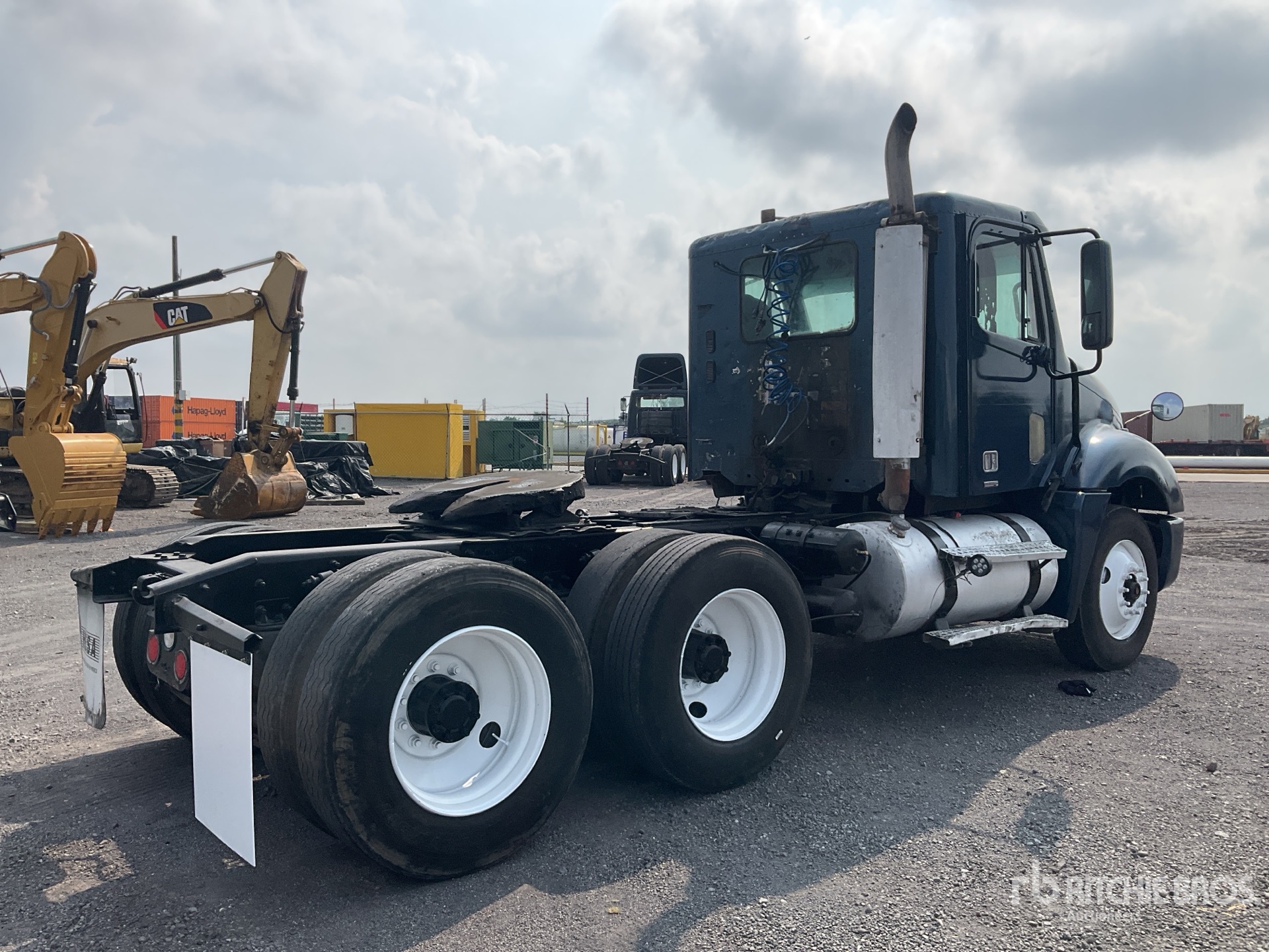 Aspect général with Image, coin arrière droit