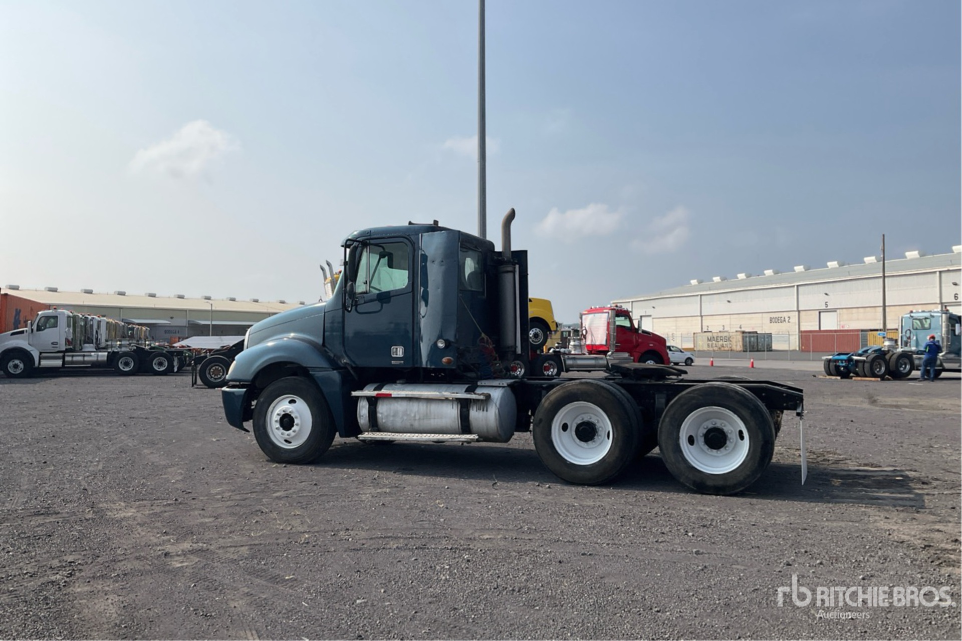 Aspect général with Image, coin arrière gauche