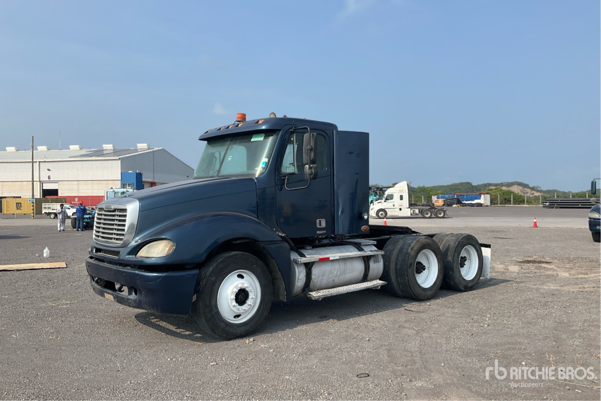 Aspect général with Image, coin avant gauche