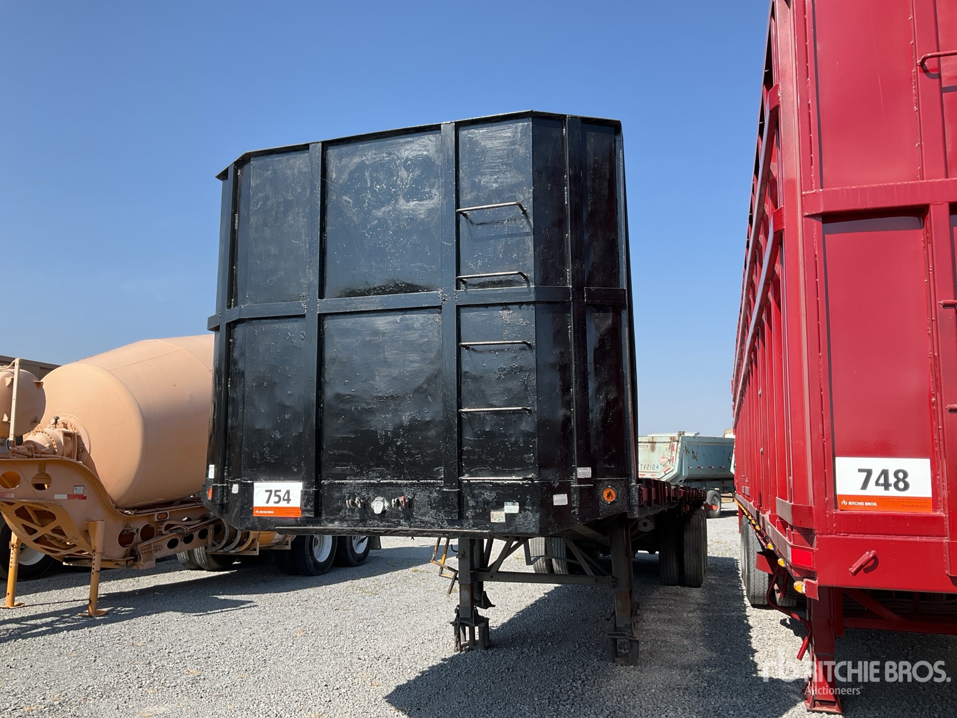 General Appearance with Featured Photo