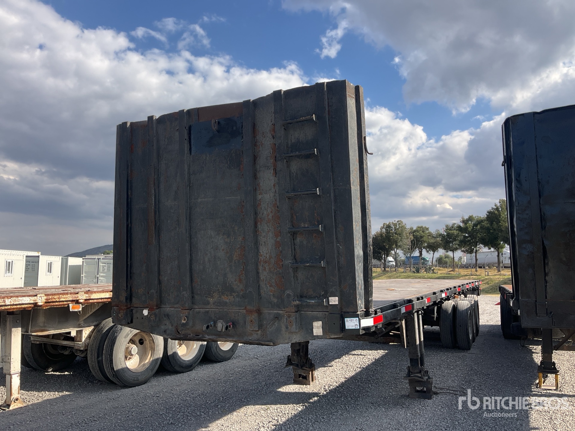 General Appearance with Featured Photo