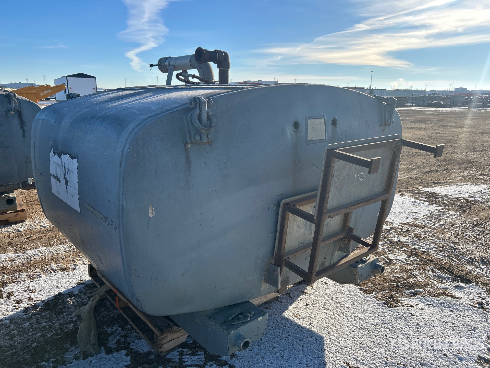 General Appearance with Bild, Ecke vorne rechts