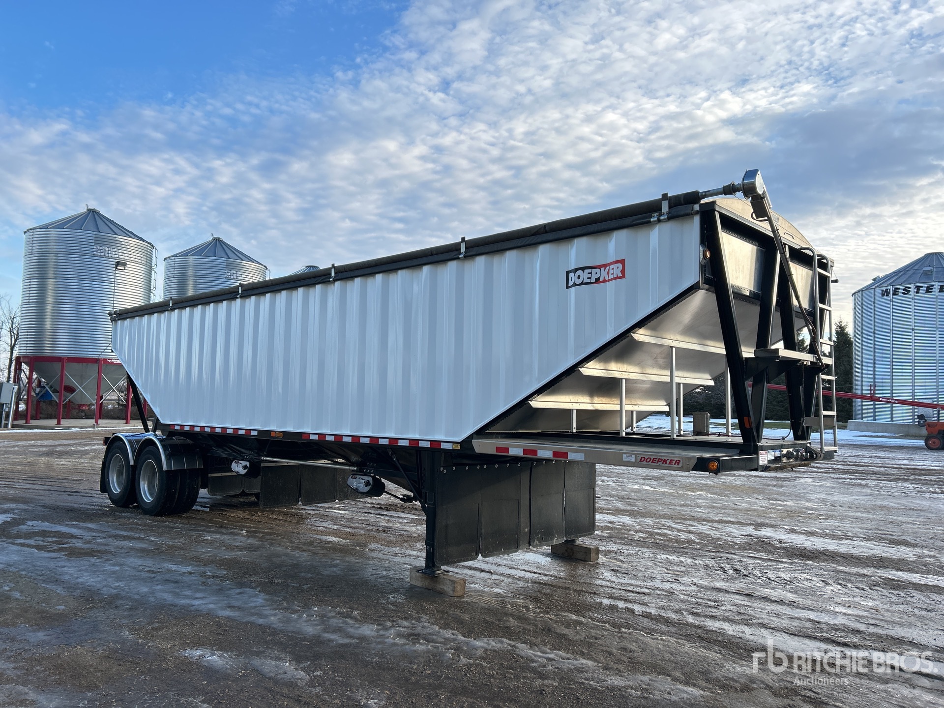 Aspect général with Image, coin avant droit