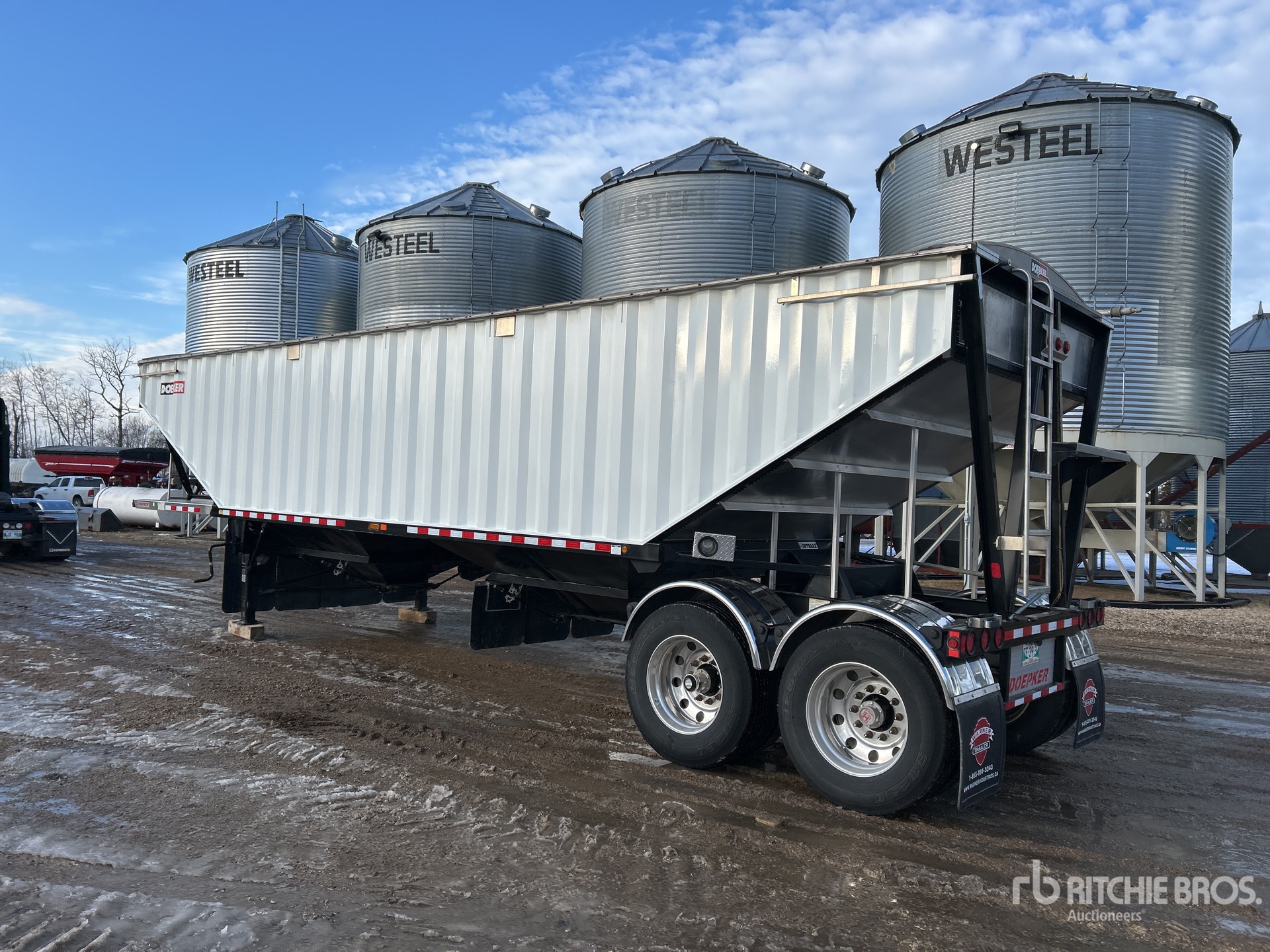 Aspect général with Image, coin arrière gauche