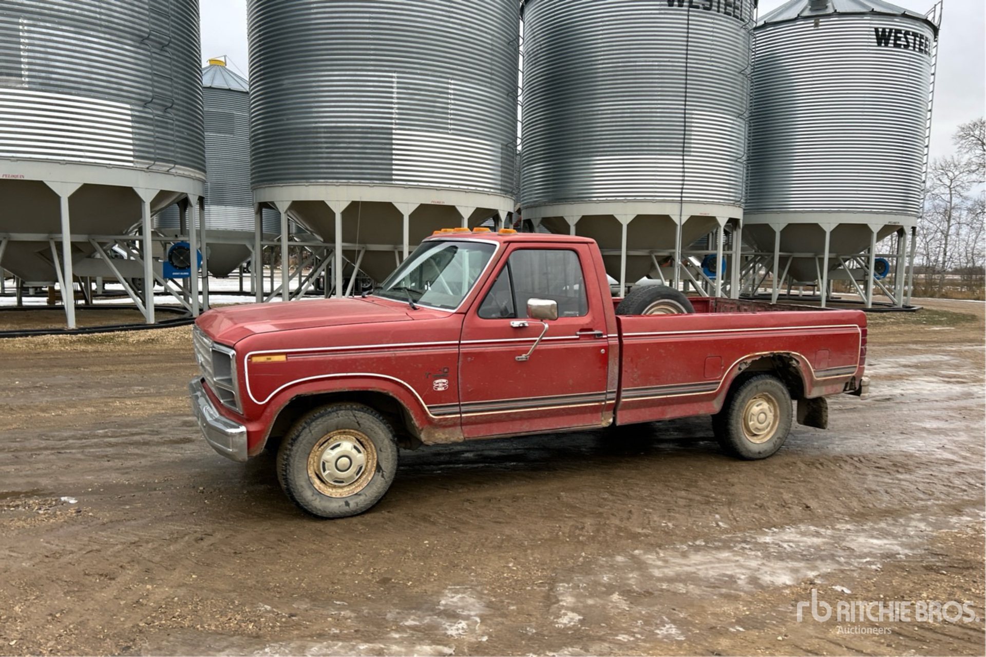 General Appearance with Picture, Left Front Corner