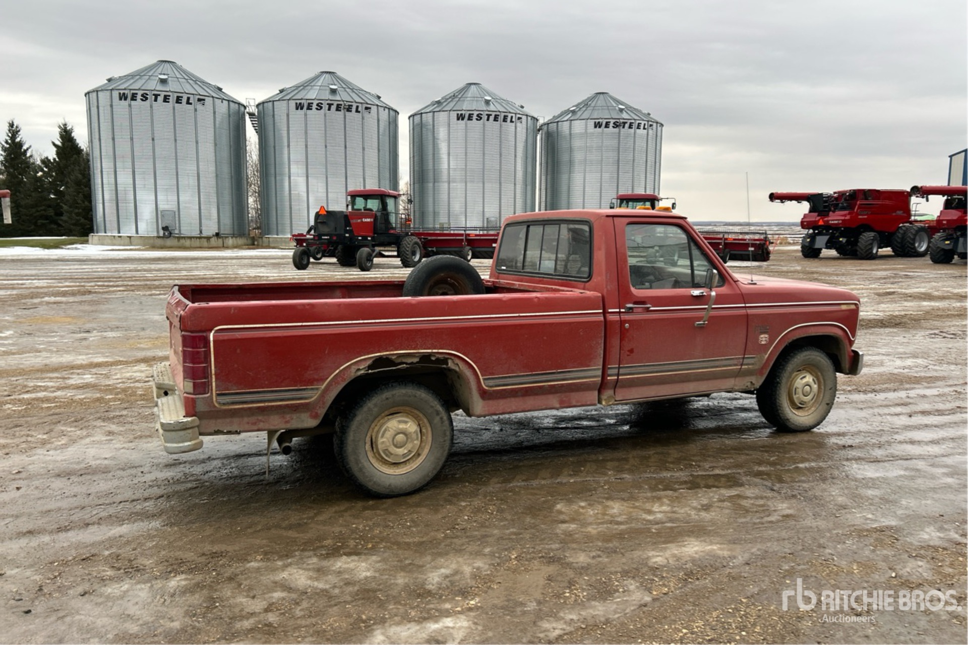 General Appearance with Picture, Right Rear Corner