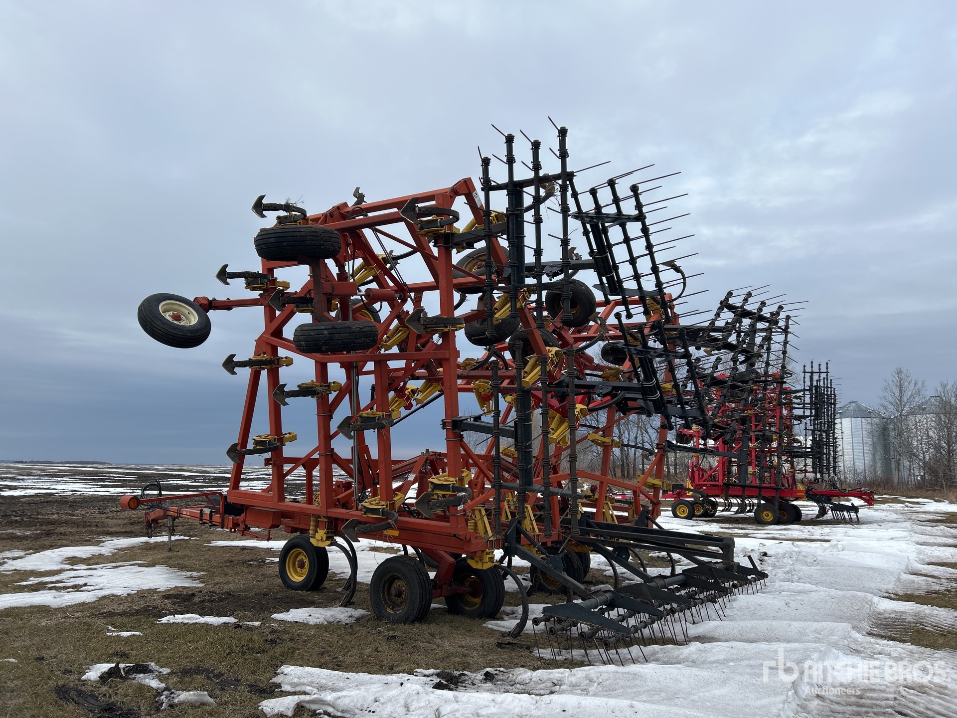 General Appearance with Foto, angolo posteriore sinistro