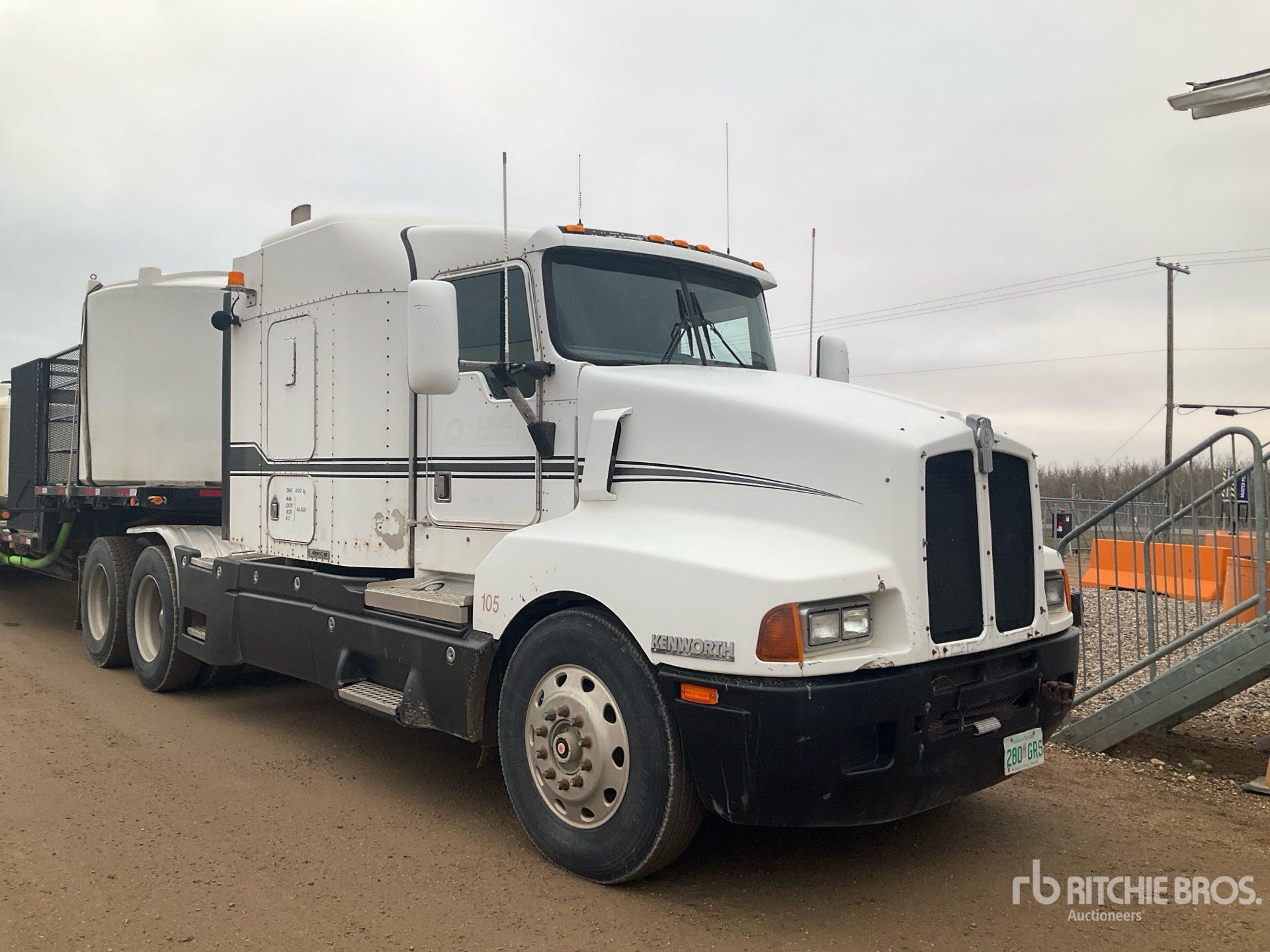 Aspect général with Image, coin avant droit