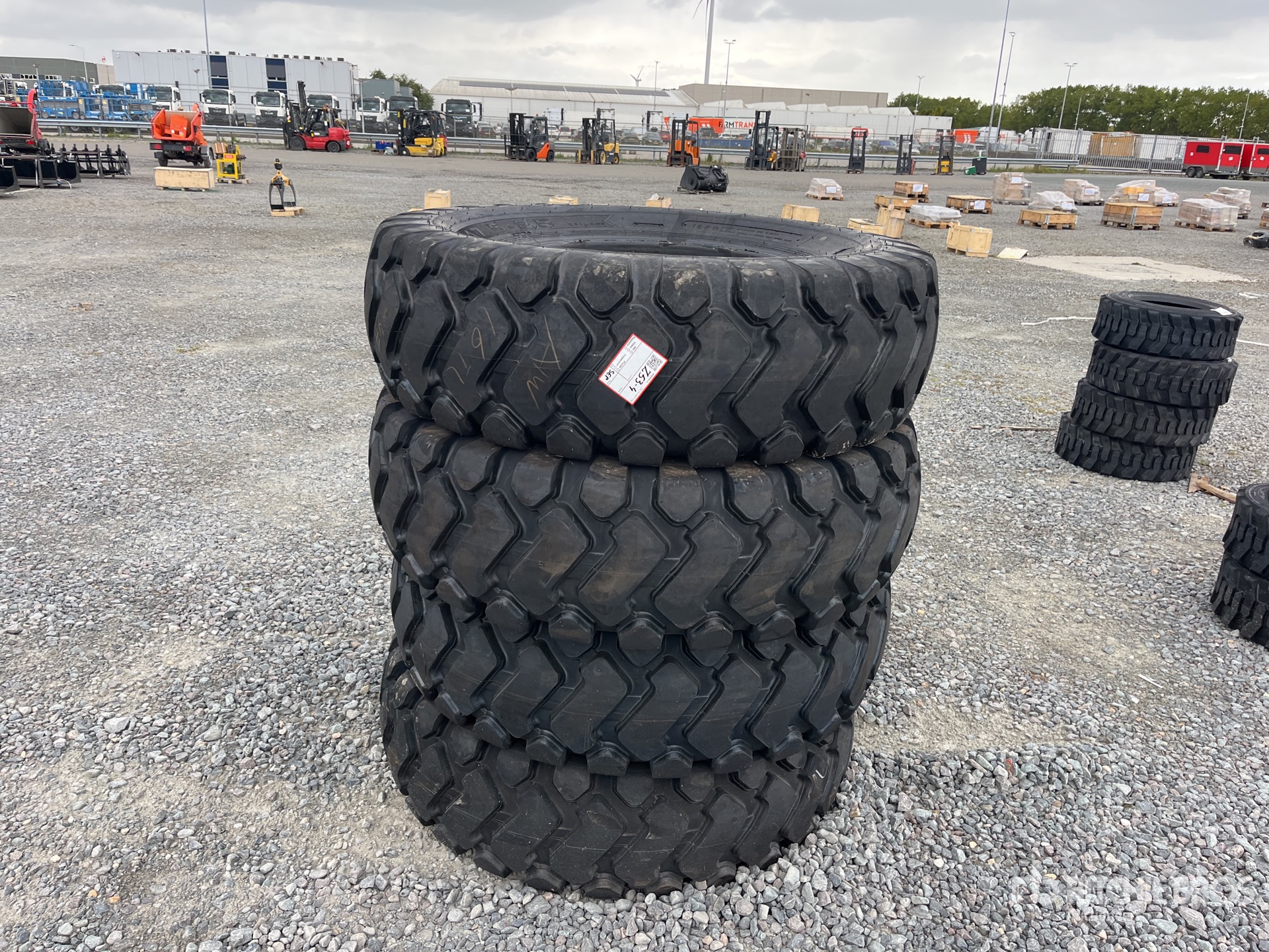 General Appearance with Picture, Right Front Corner