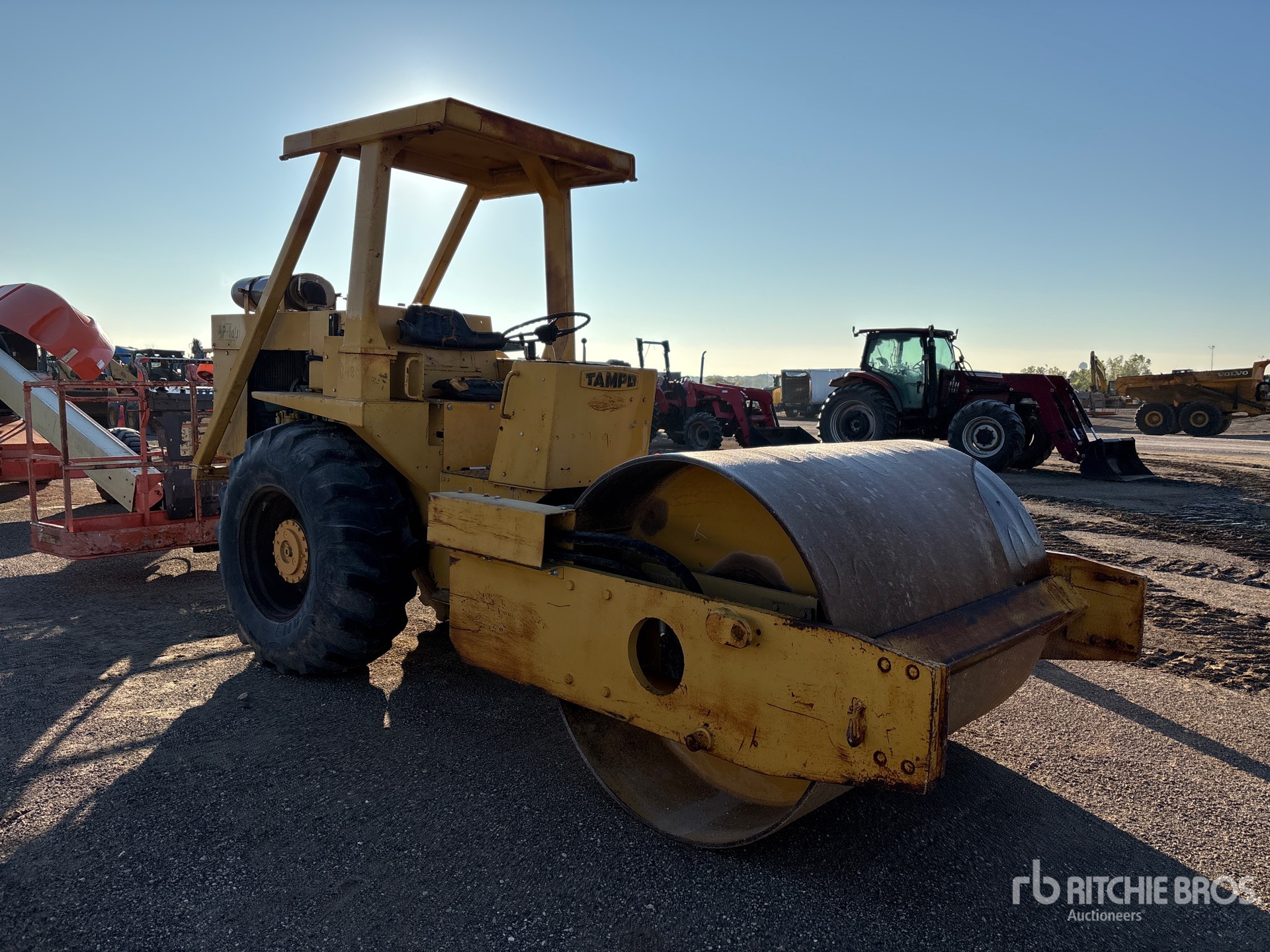 General Appearance with Picture, Right Front Corner