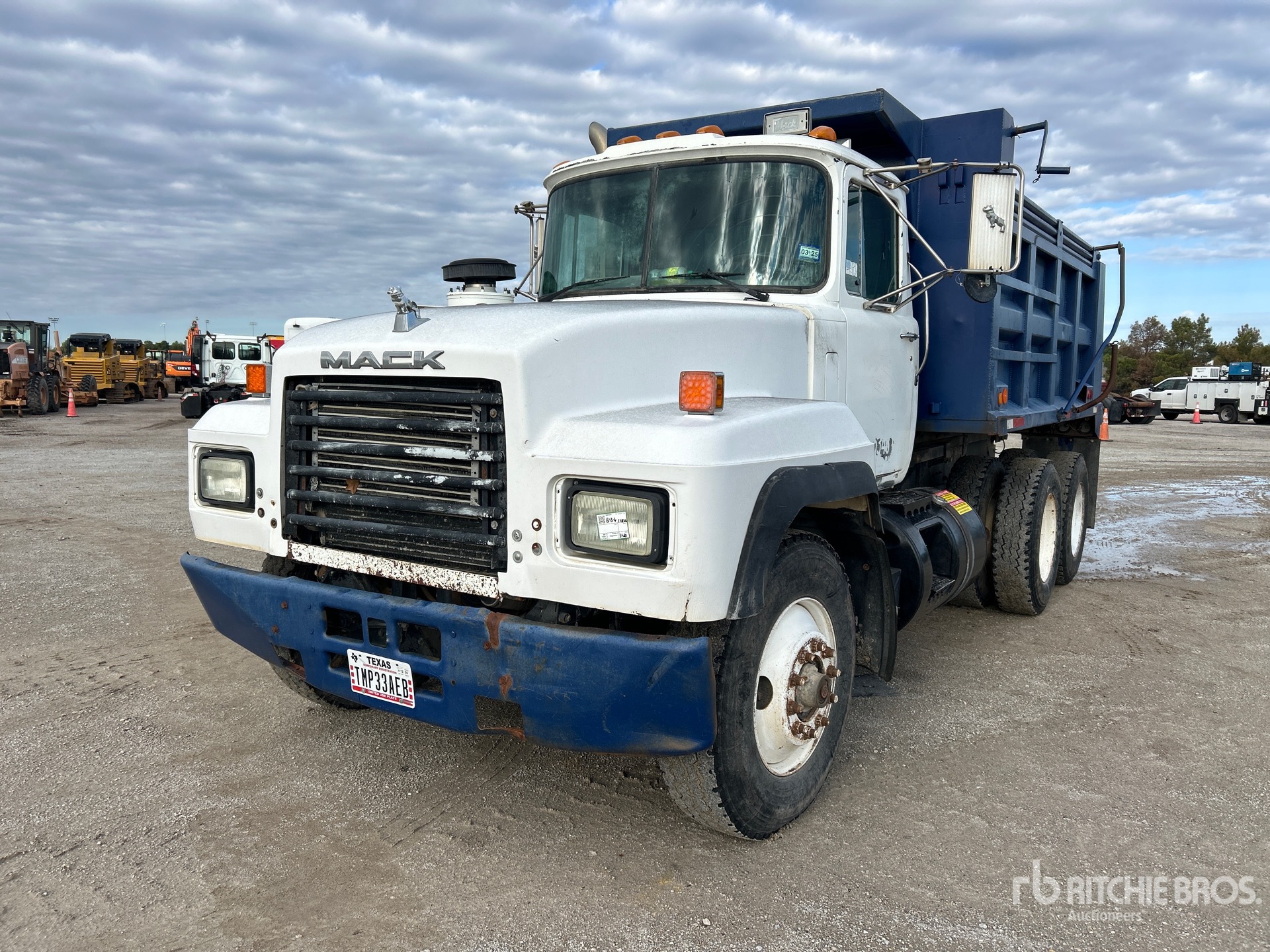 General Appearance with Foto, angolo anteriore sinistro