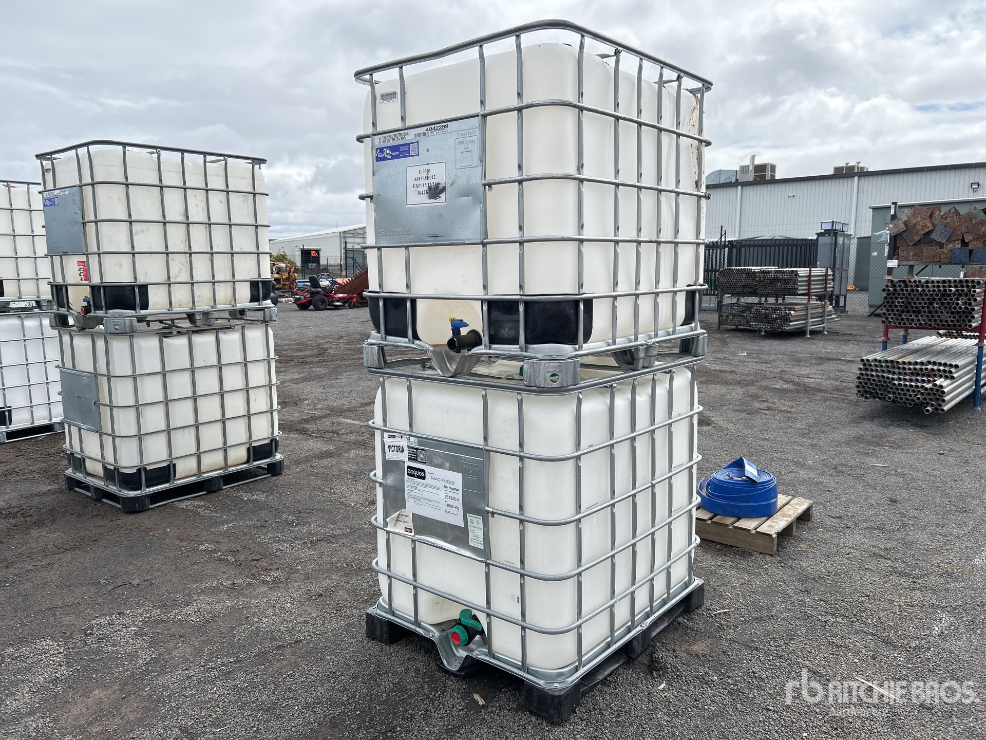 General Appearance with Foto, angolo posteriore sinistro