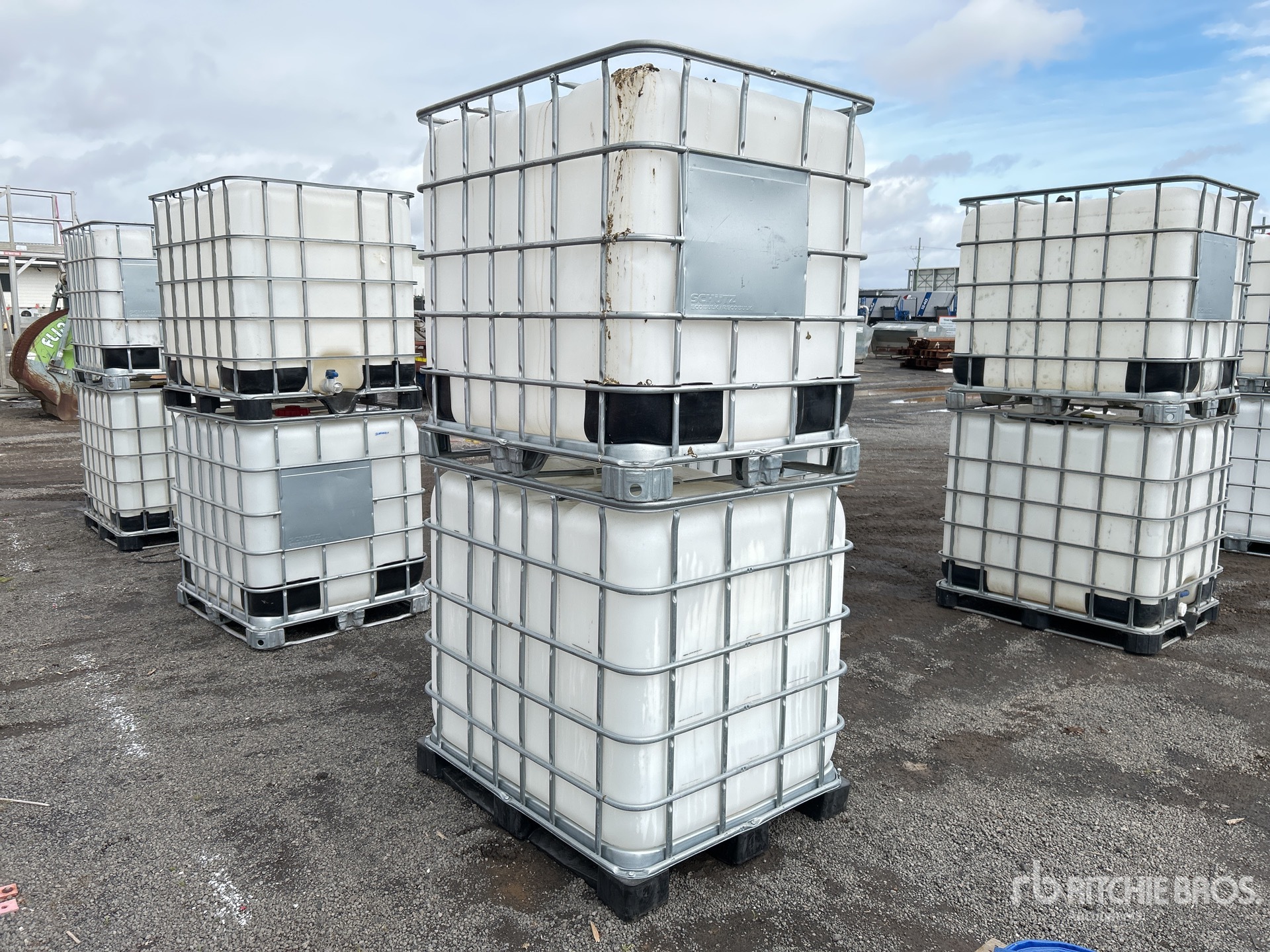 General Appearance with Foto, angolo anteriore sinistro