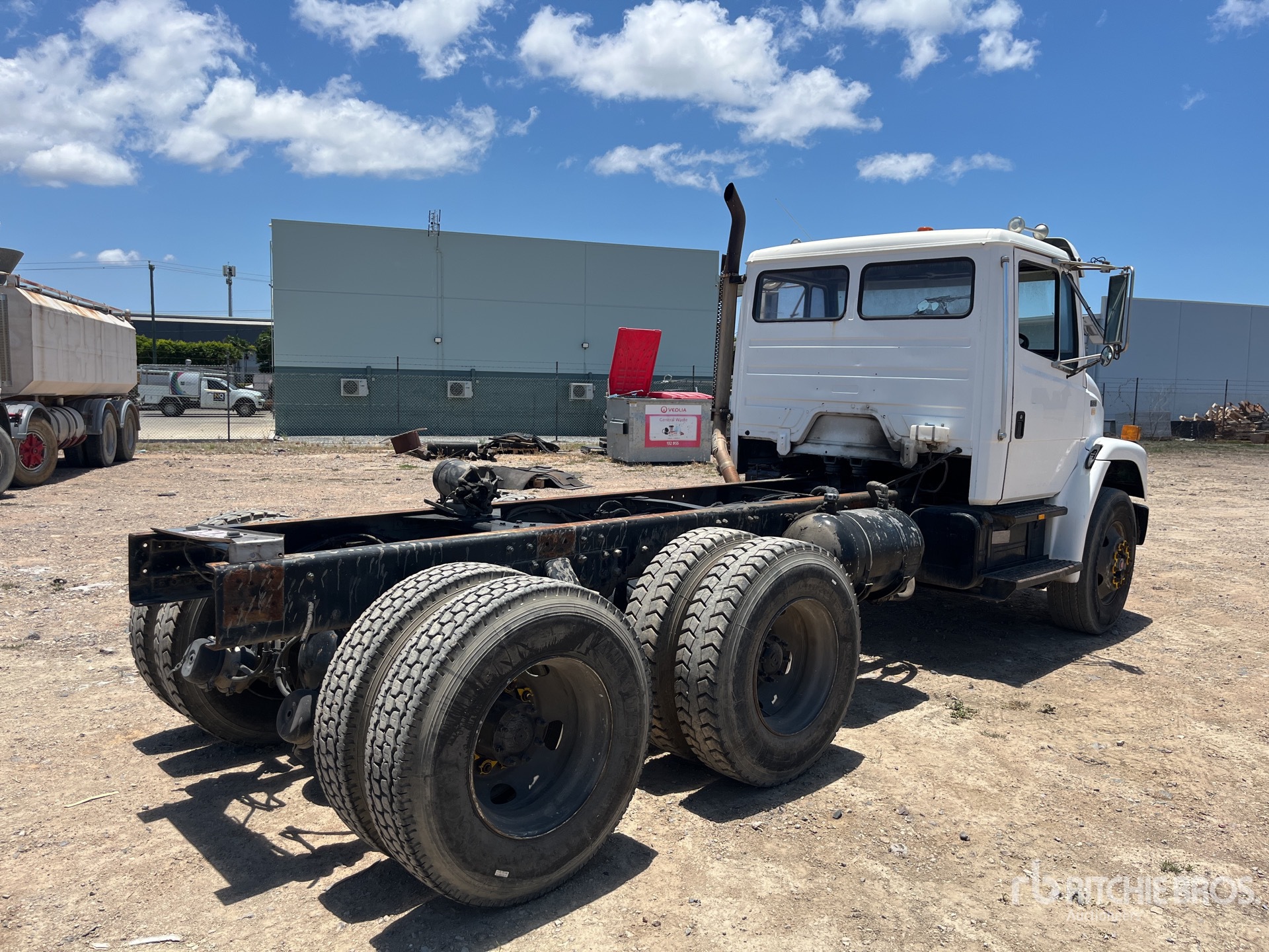 Aspect général with Image, coin arrière gauche