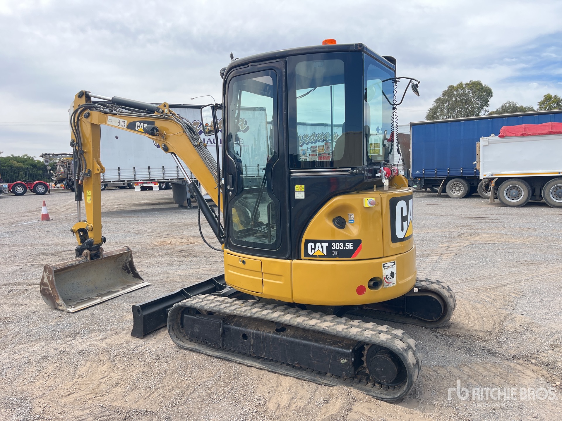 General Appearance with Picture, Left Rear Corner