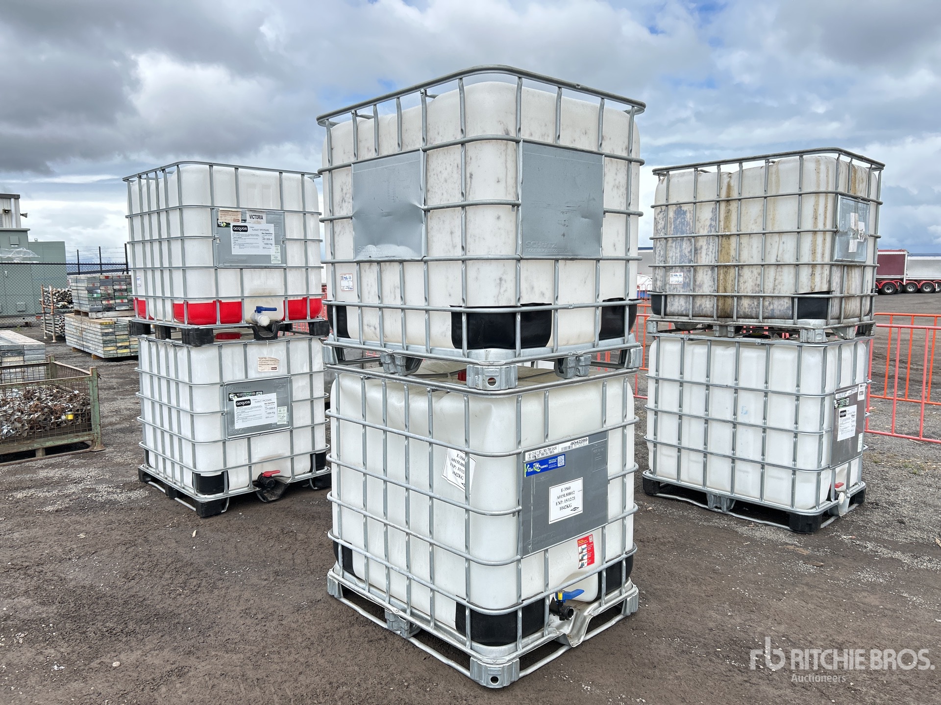 General Appearance with Foto, angolo anteriore sinistro