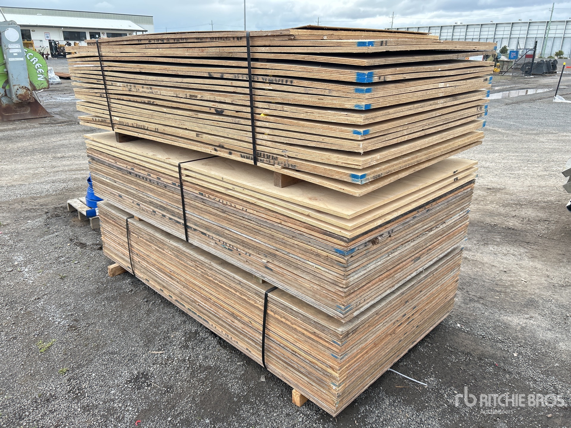 General Appearance with Bild, Ecke hinten rechts