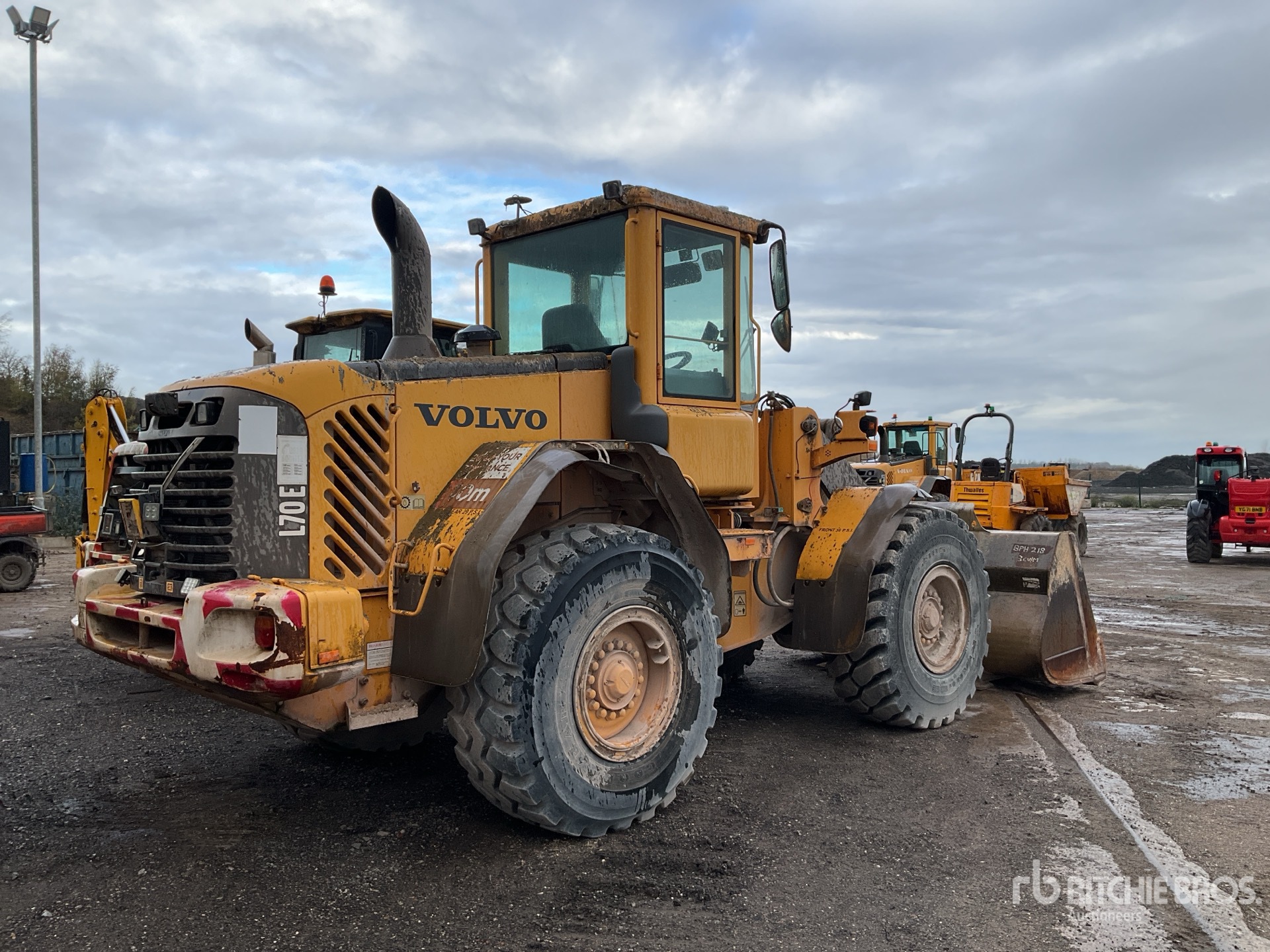 Aspect général with Image, coin arrière droit