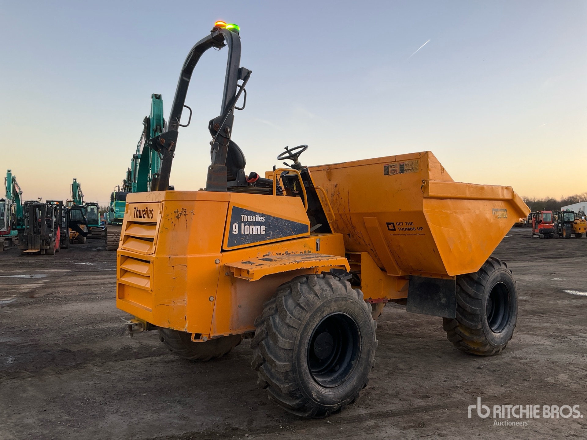 General Appearance with Bild, Ecke hinten rechts