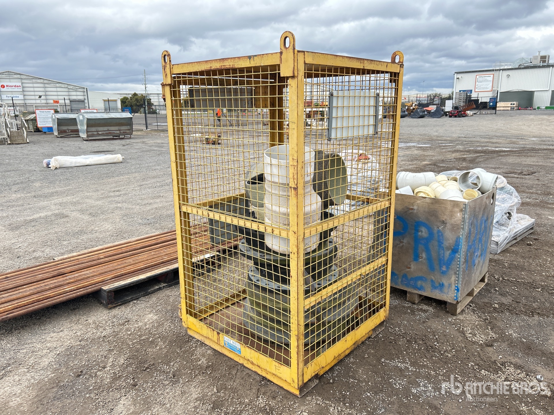 General Appearance with Bild, Ecke hinten links