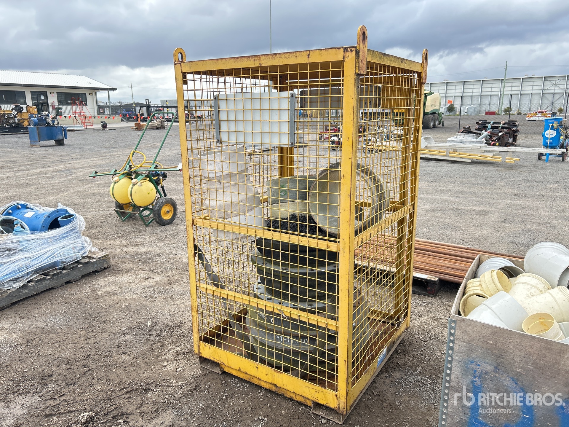 General Appearance with Bild, Ecke hinten rechts