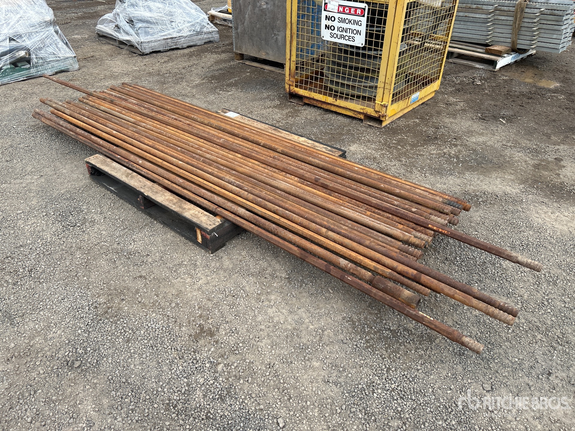 General Appearance with Bild, Ecke vorne rechts