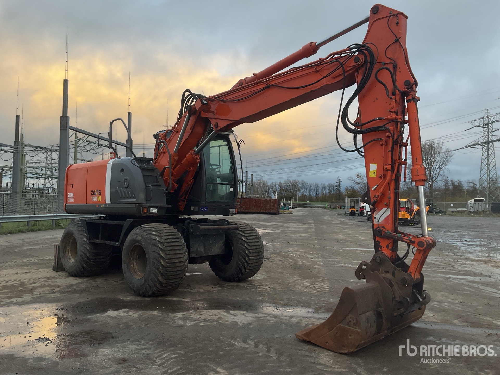 General Appearance with Picture, Right Front Corner