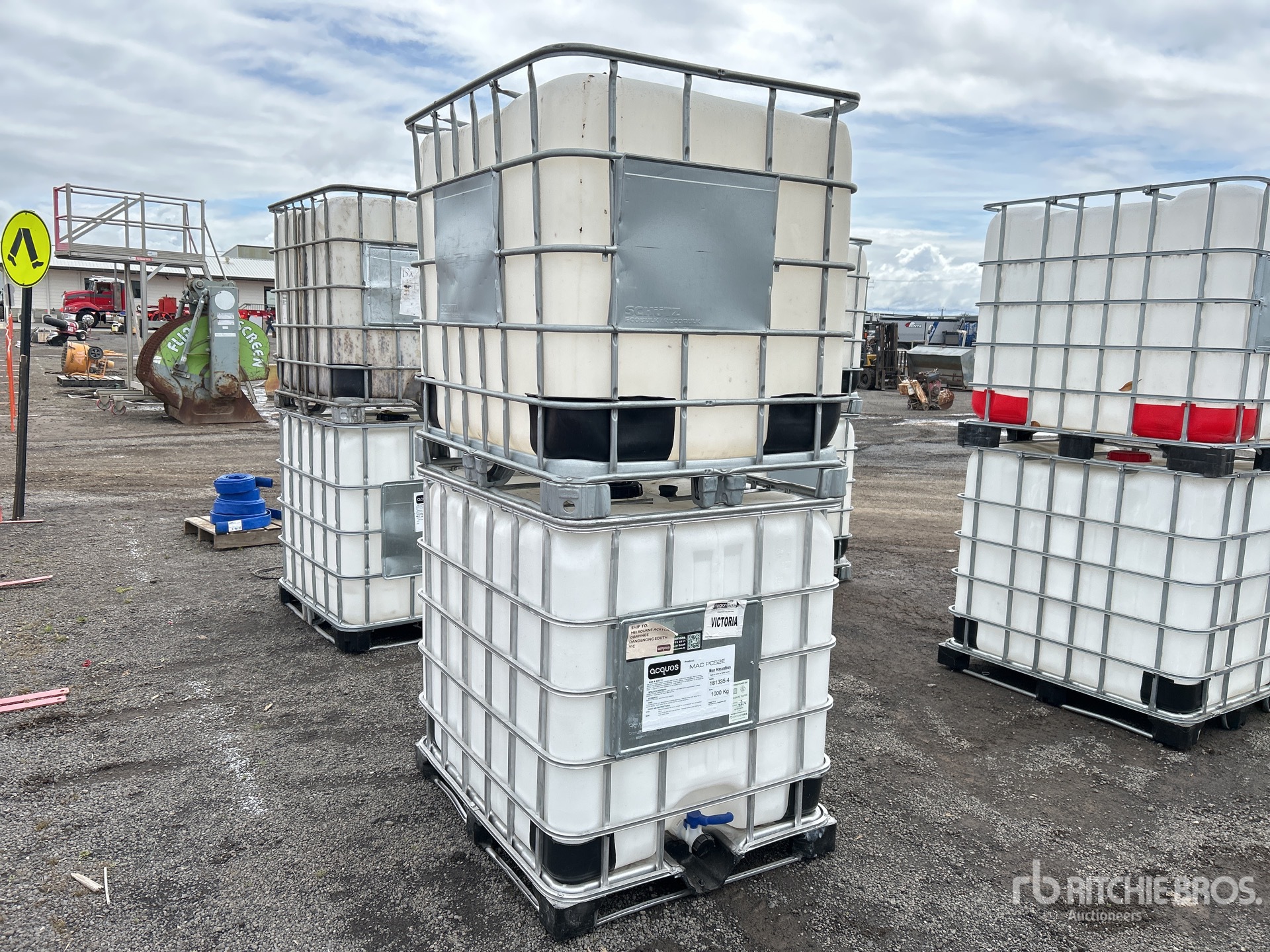 General Appearance with Foto, angolo posteriore sinistro